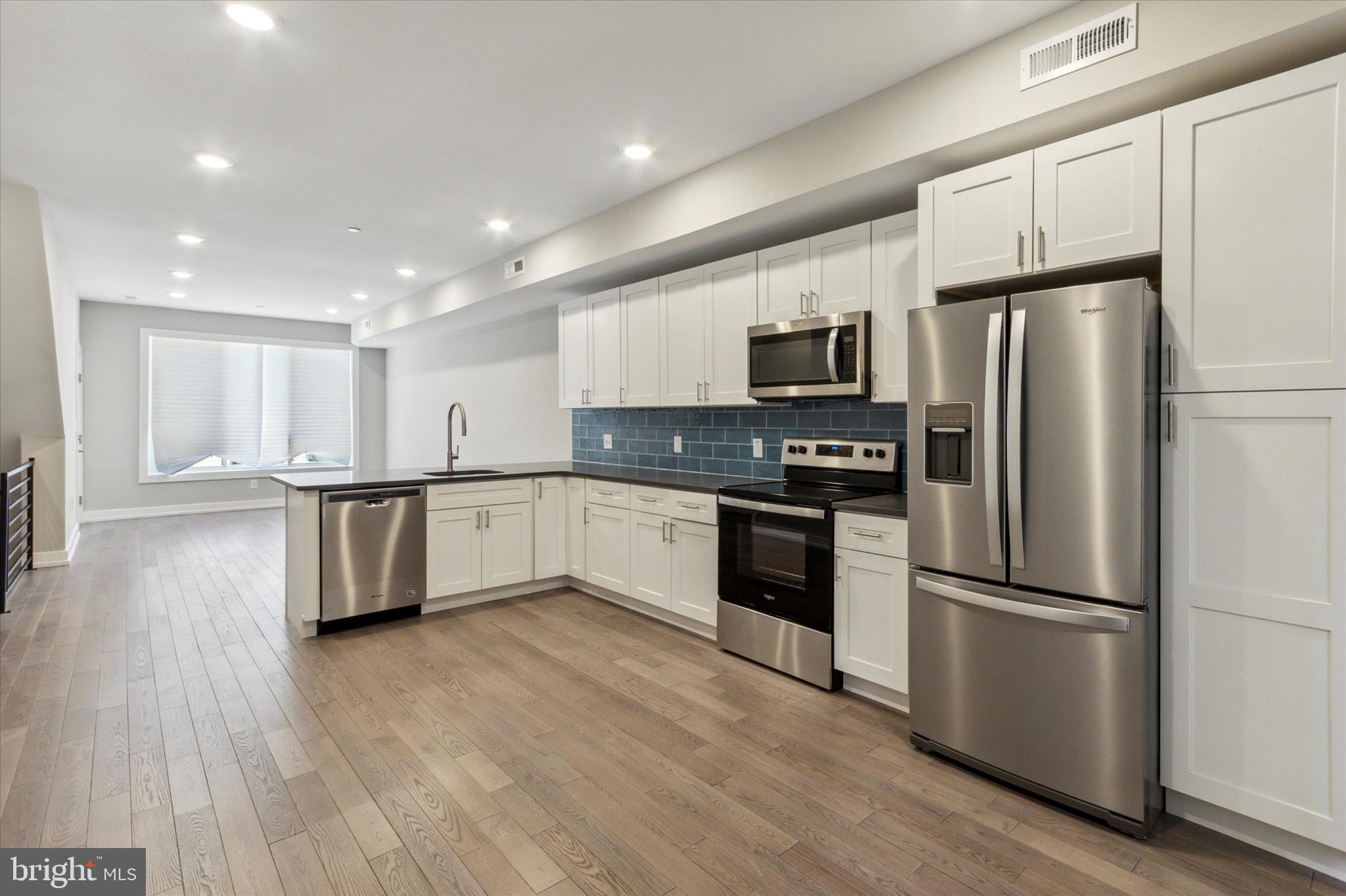 OLDE KENSINGTON - Residential Lease