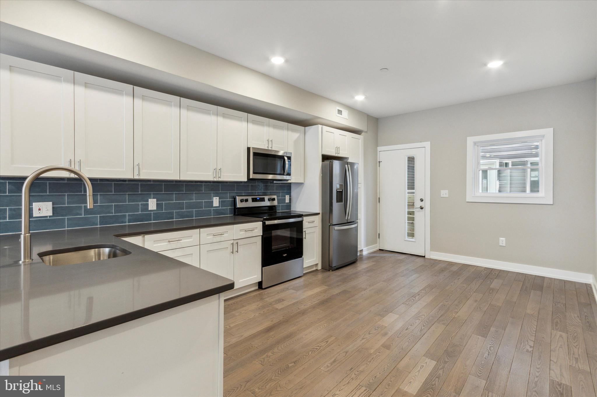 OLDE KENSINGTON - Residential Lease