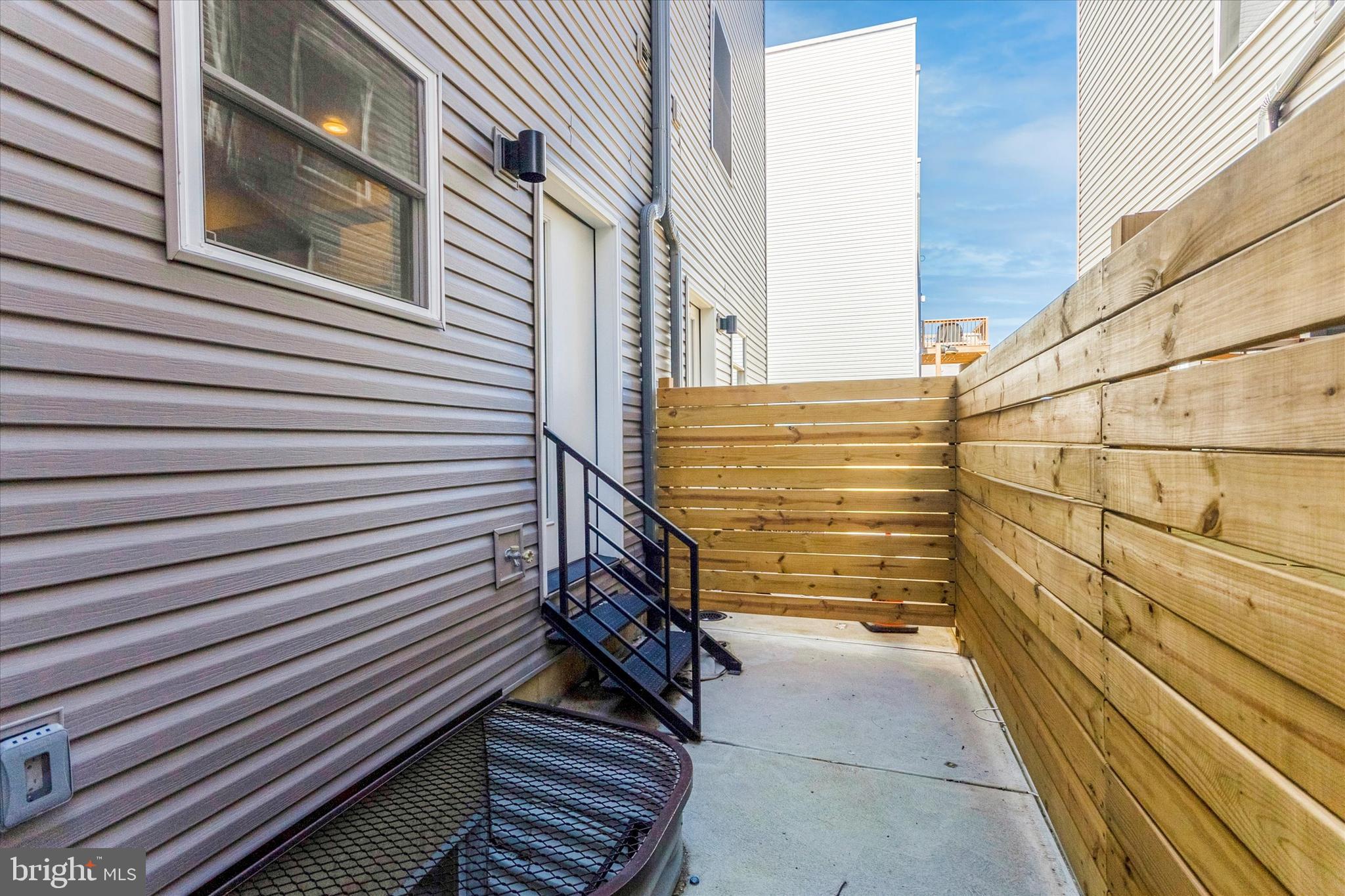 OLDE KENSINGTON - Residential Lease