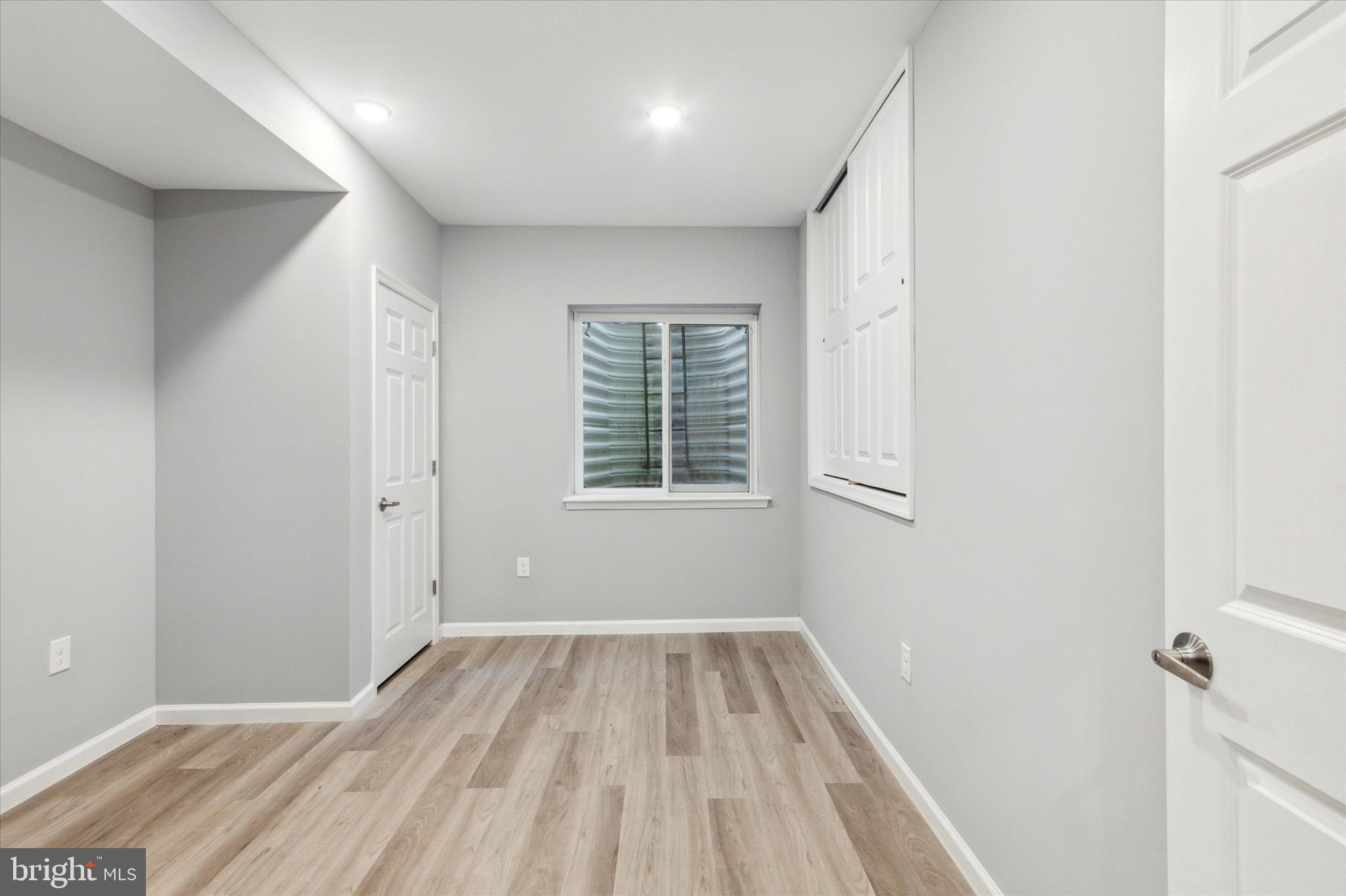 OLDE KENSINGTON - Residential Lease