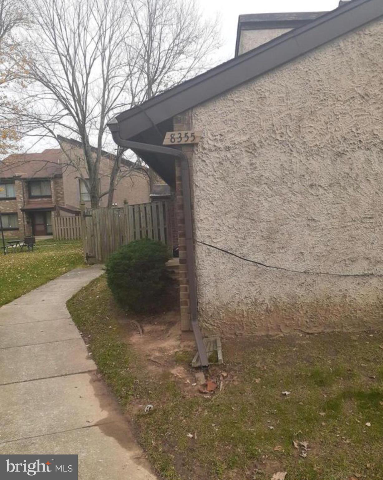 GLEN ORA - Residential Lease