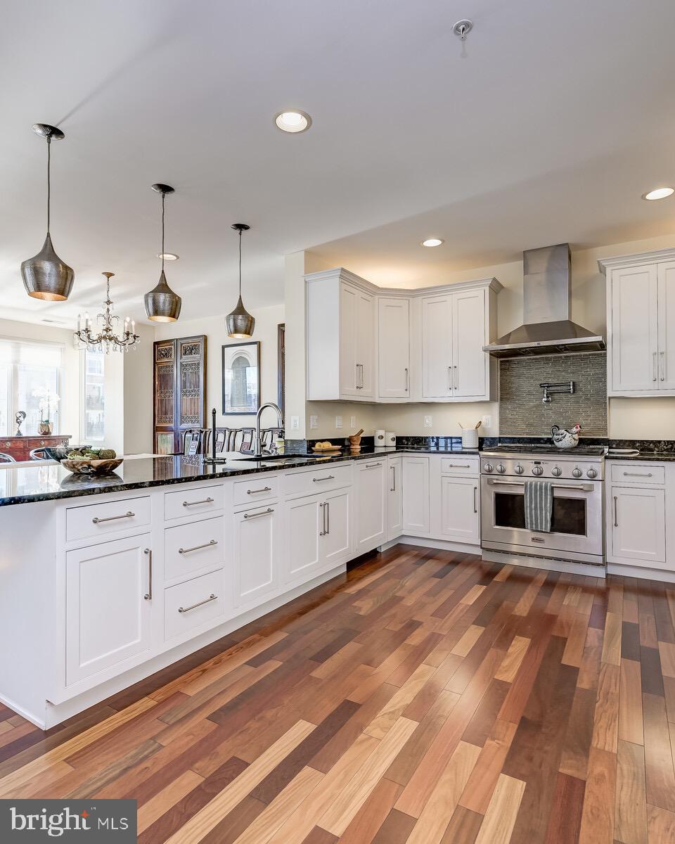 PIER HOMES AT HARBORVIEW - Residential Lease