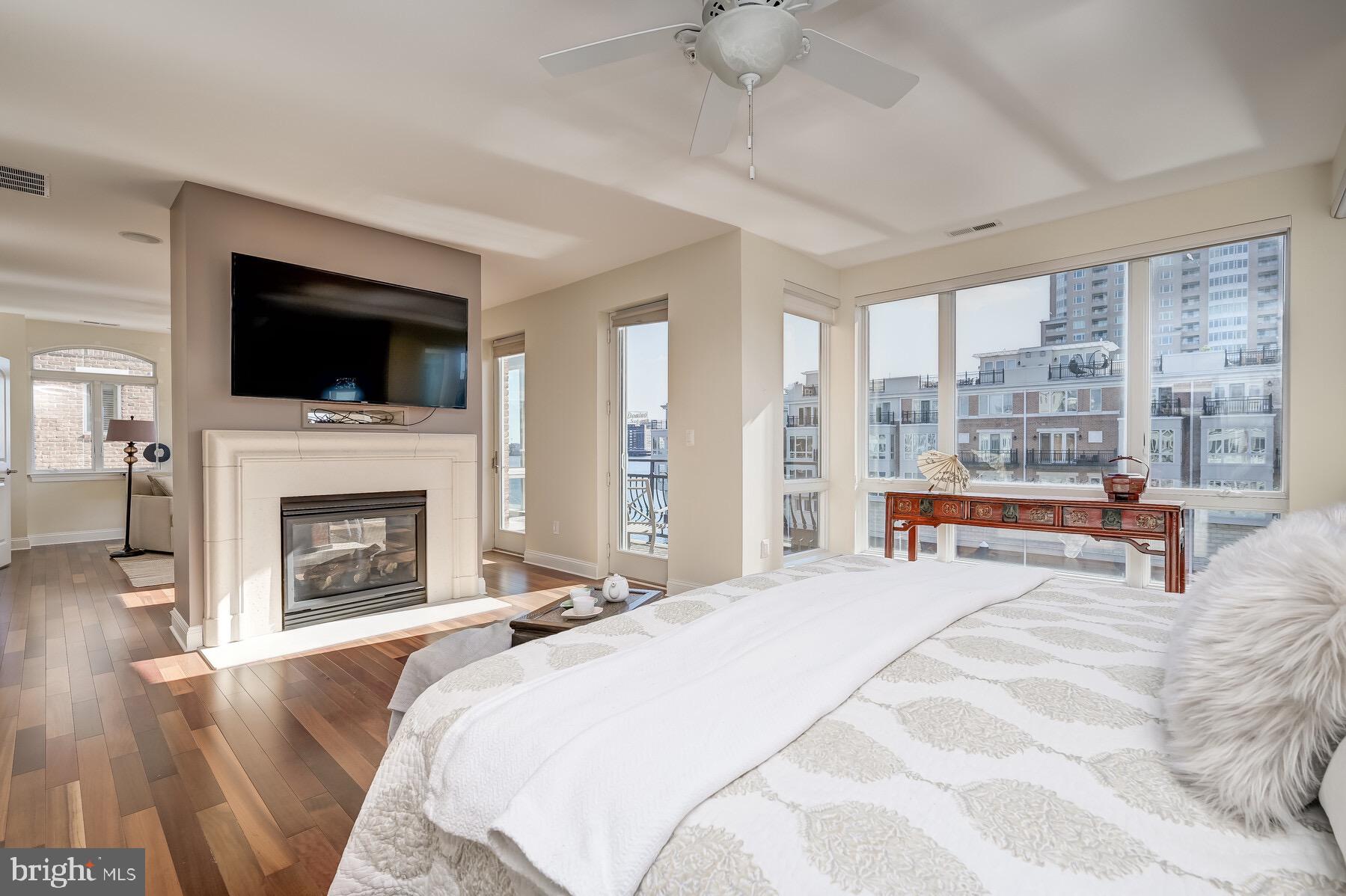 PIER HOMES AT HARBORVIEW - Residential Lease