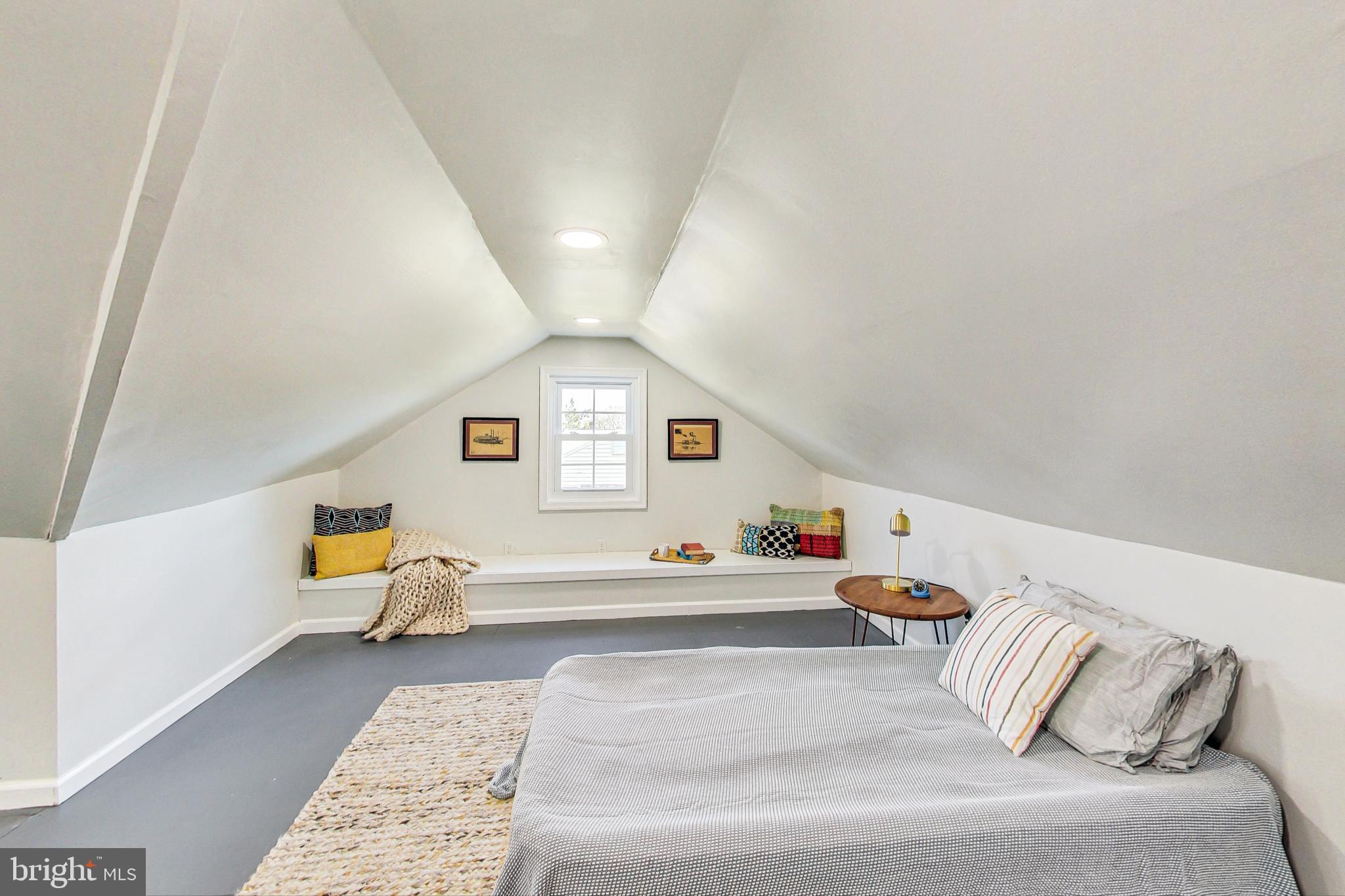 HORSE SHOE ROAD - Residential