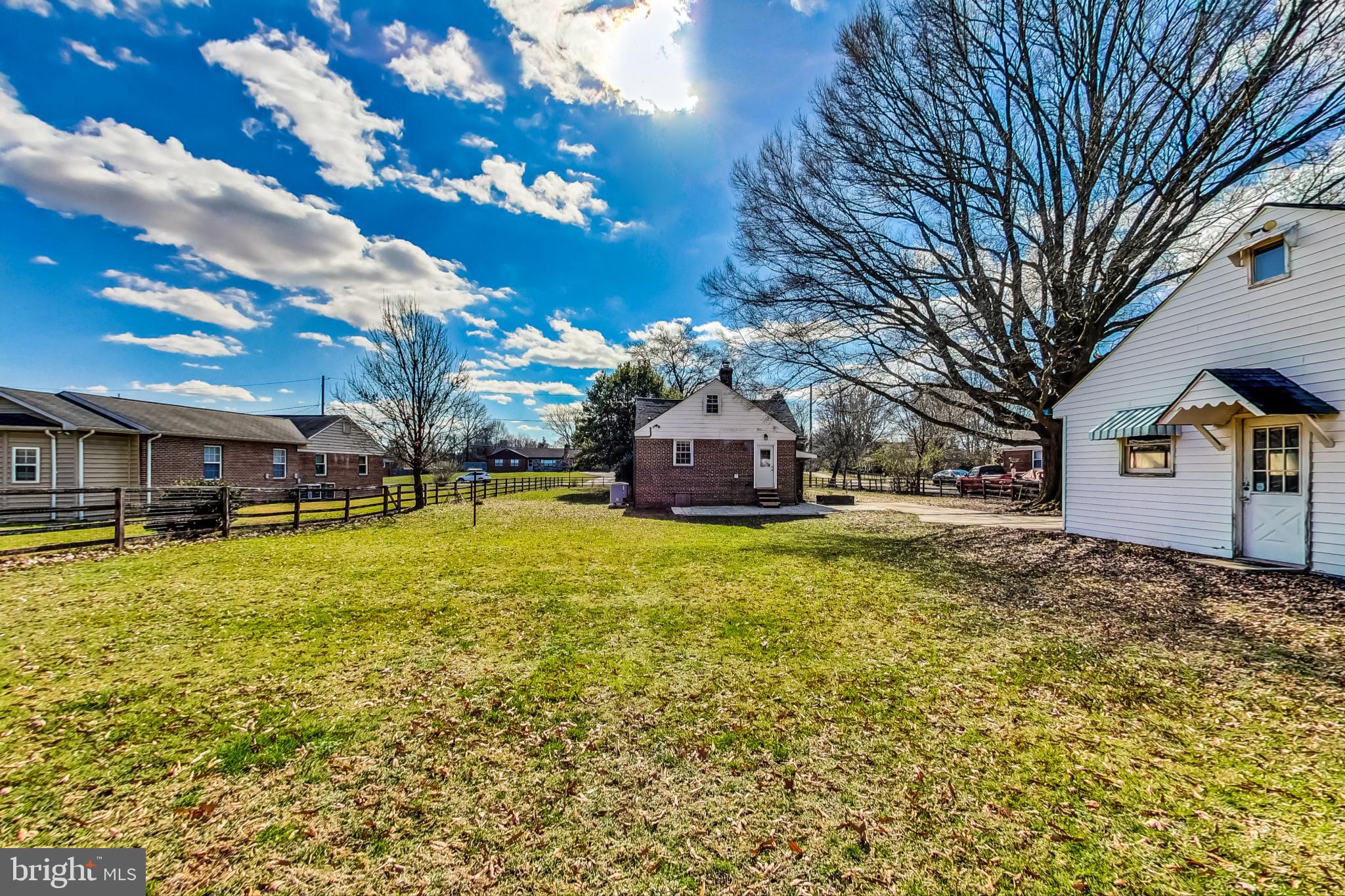 HORSE SHOE ROAD - Residential