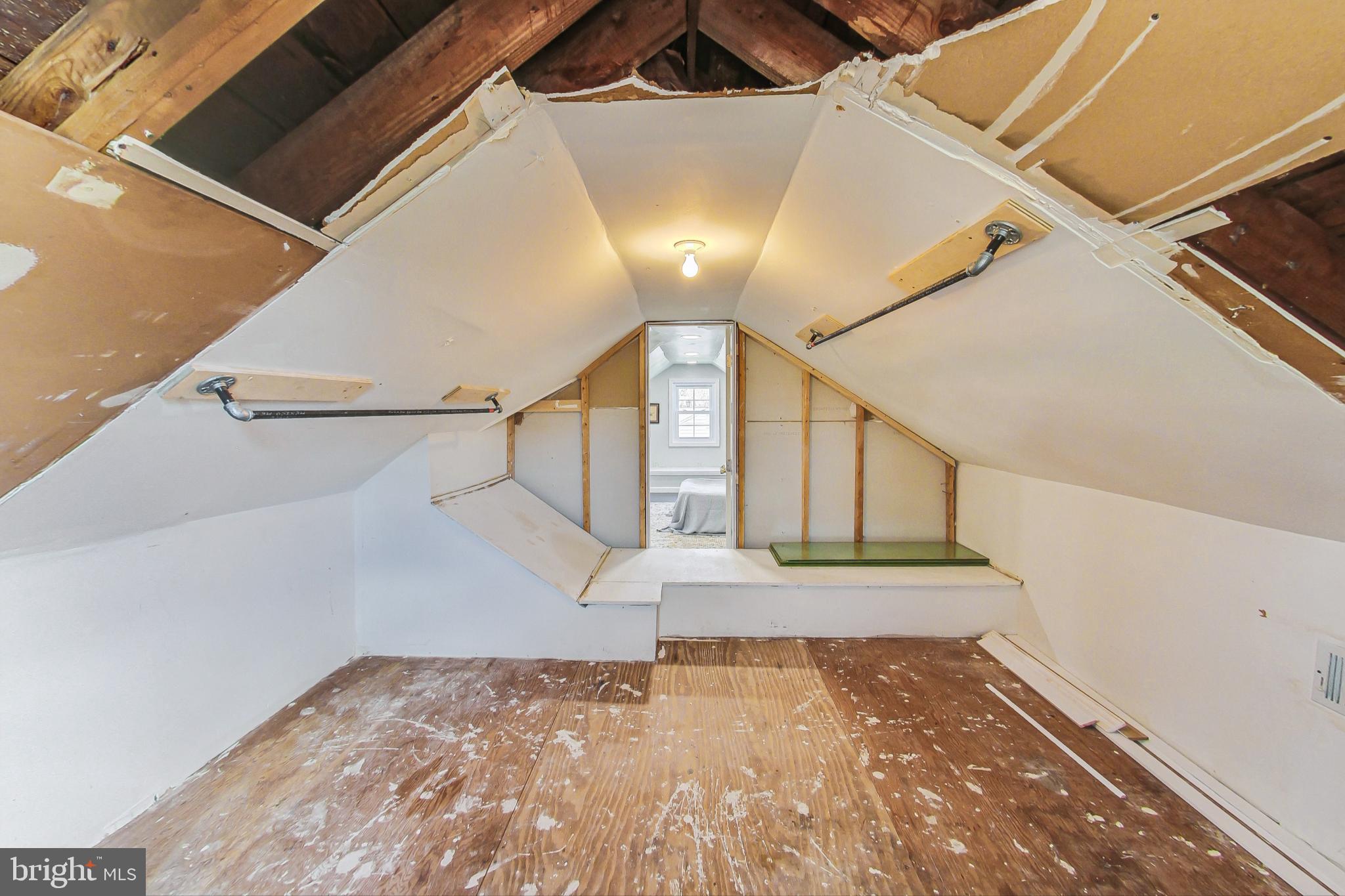 HORSE SHOE ROAD - Residential