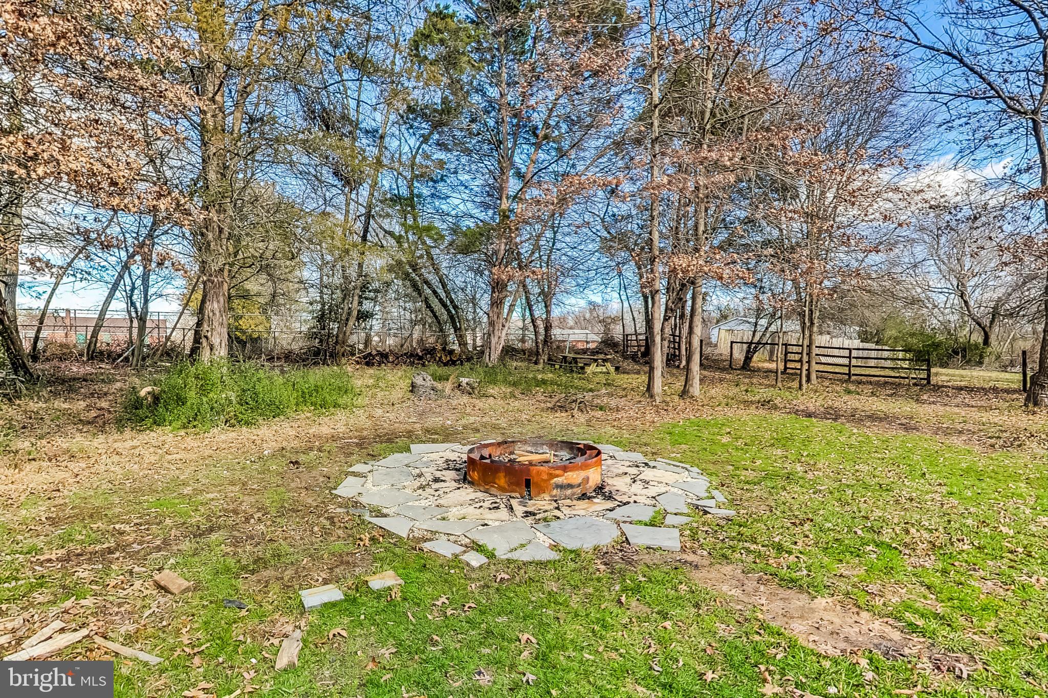 HORSE SHOE ROAD - Residential