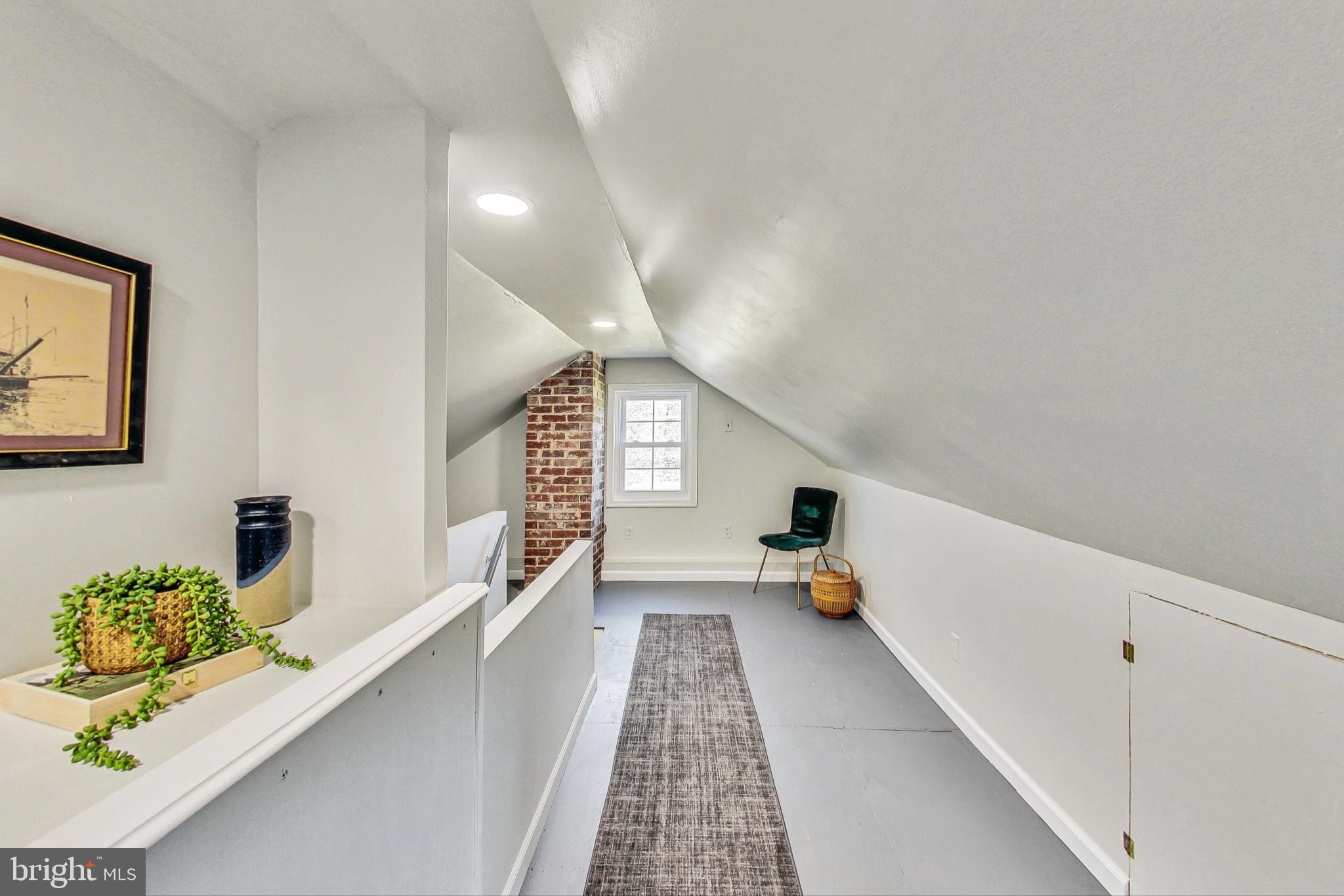 HORSE SHOE ROAD - Residential