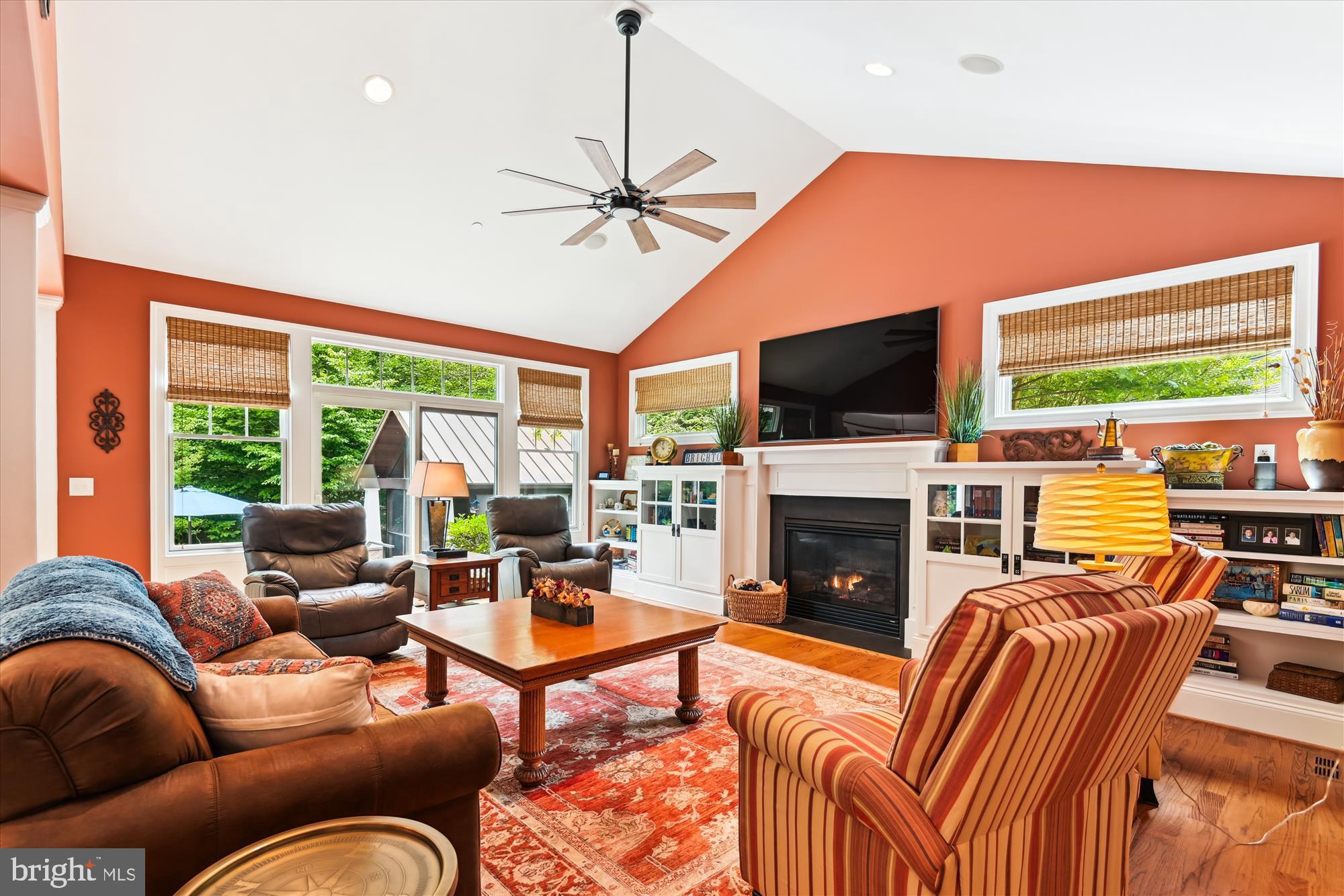 MISTY MANOR - Residential