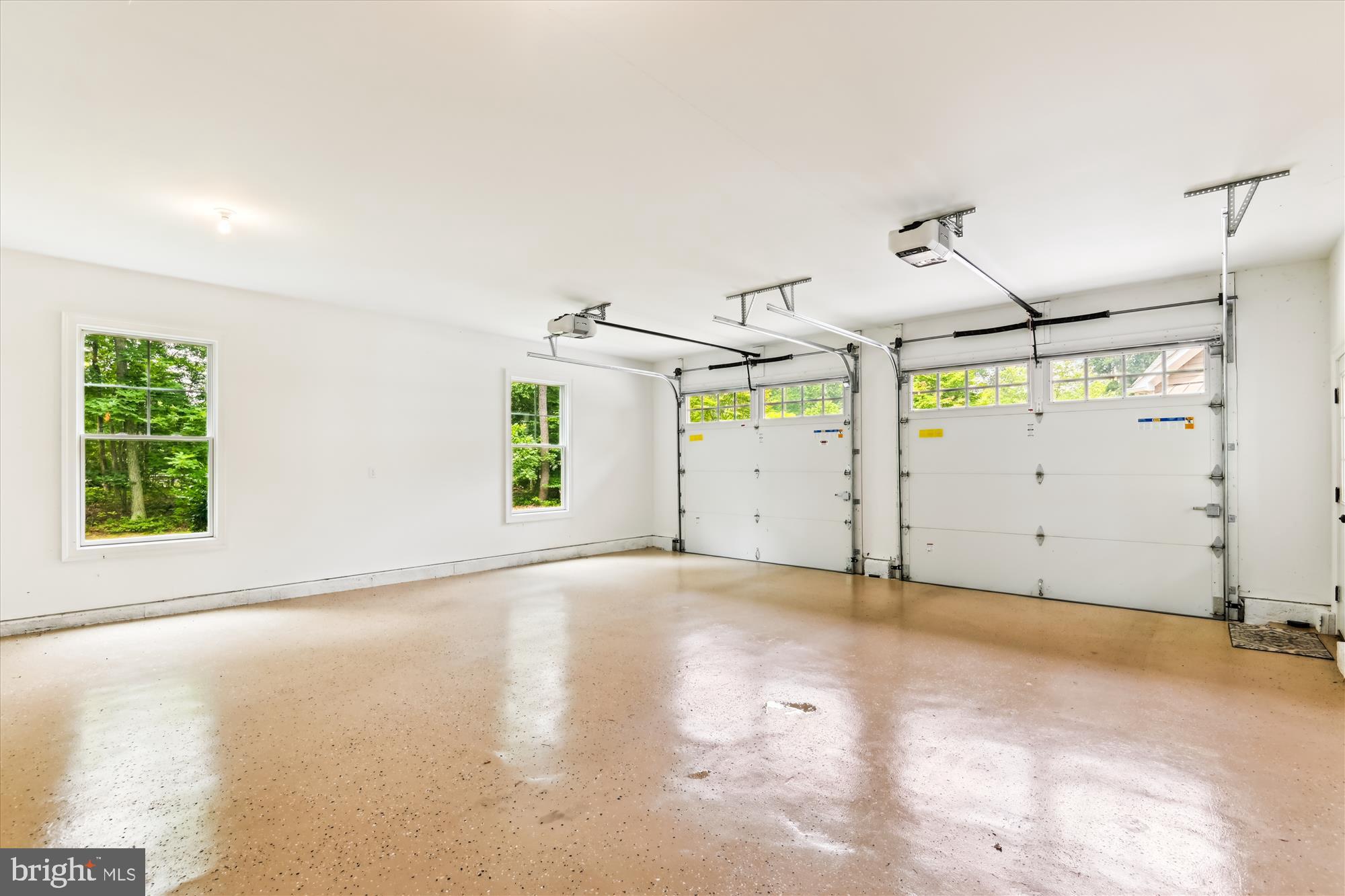 MISTY MANOR - Residential