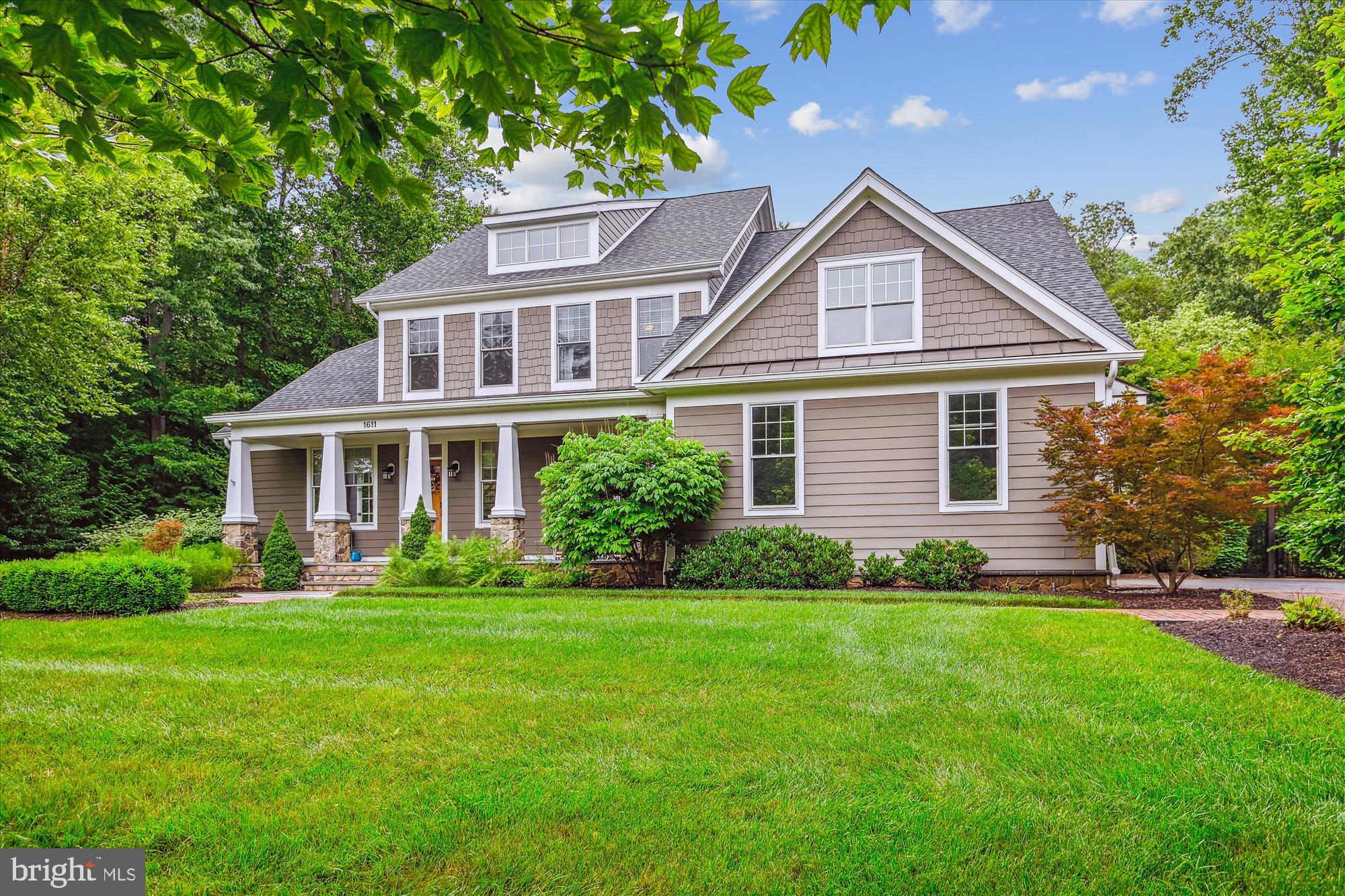 MISTY MANOR - Residential