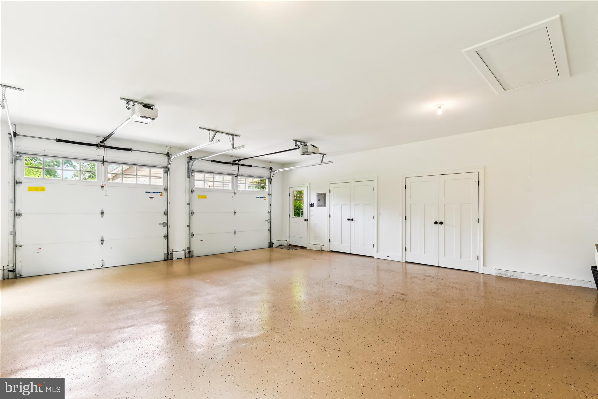 MISTY MANOR - Residential