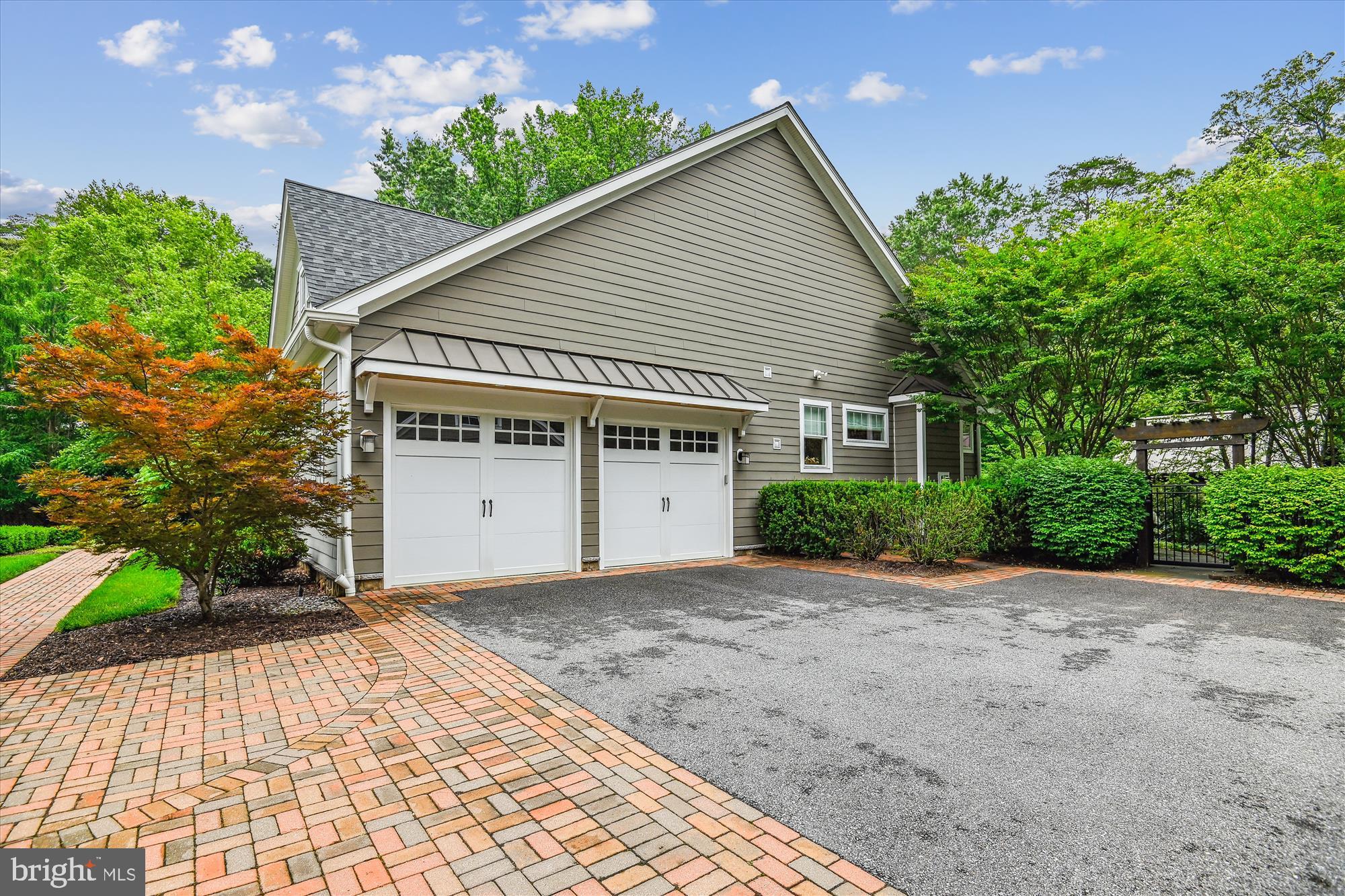 MISTY MANOR - Residential