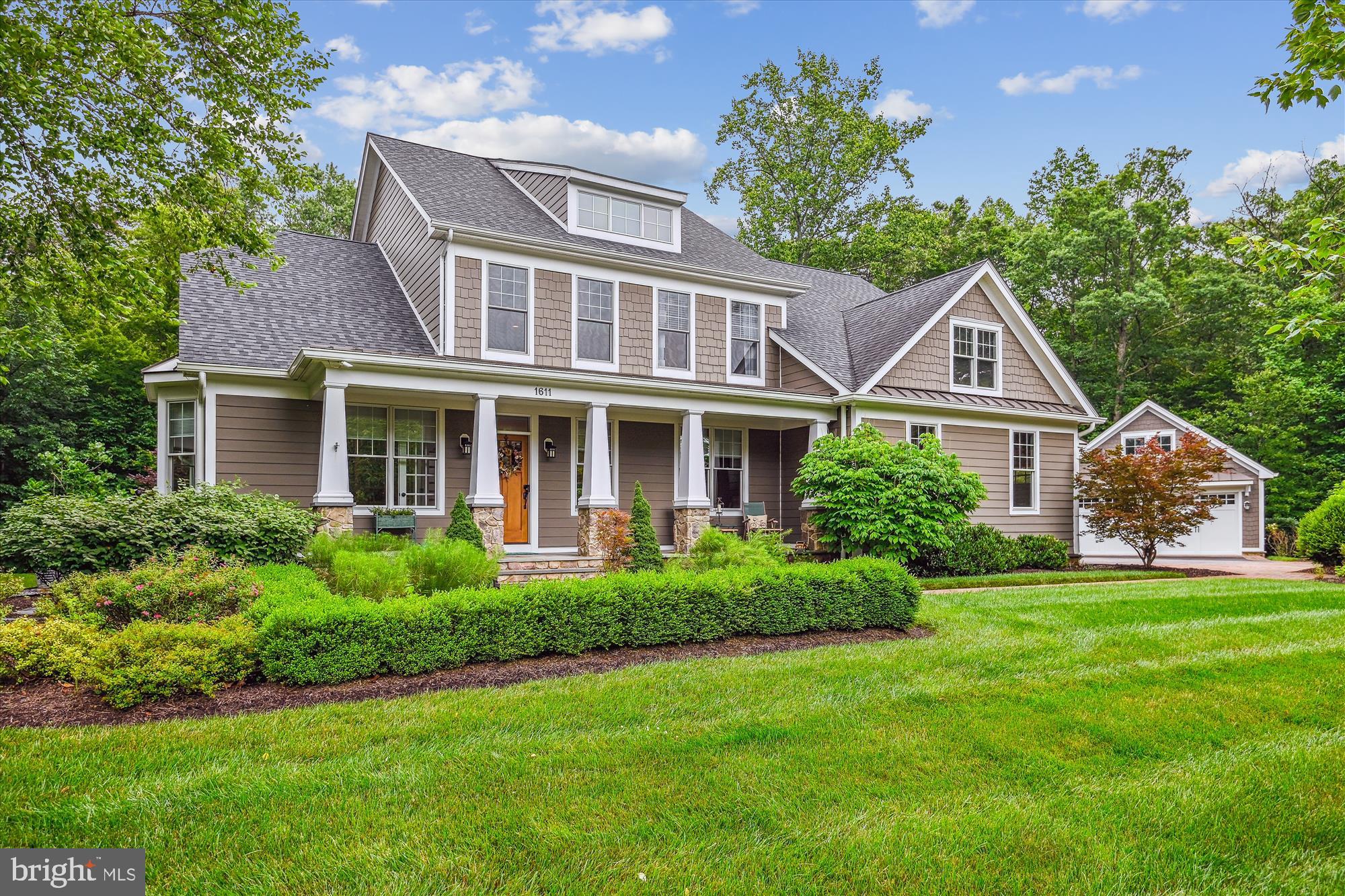 MISTY MANOR - Residential