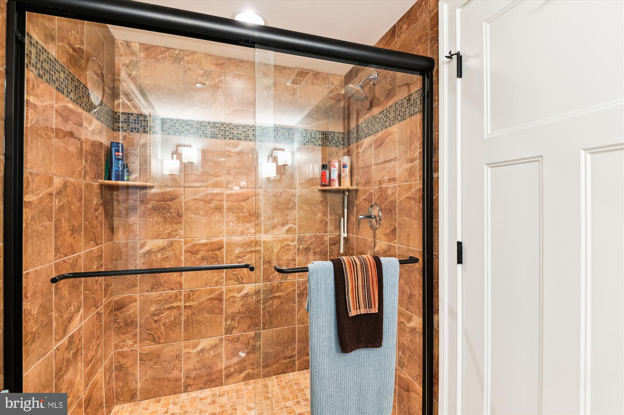 MISTY MANOR - Residential