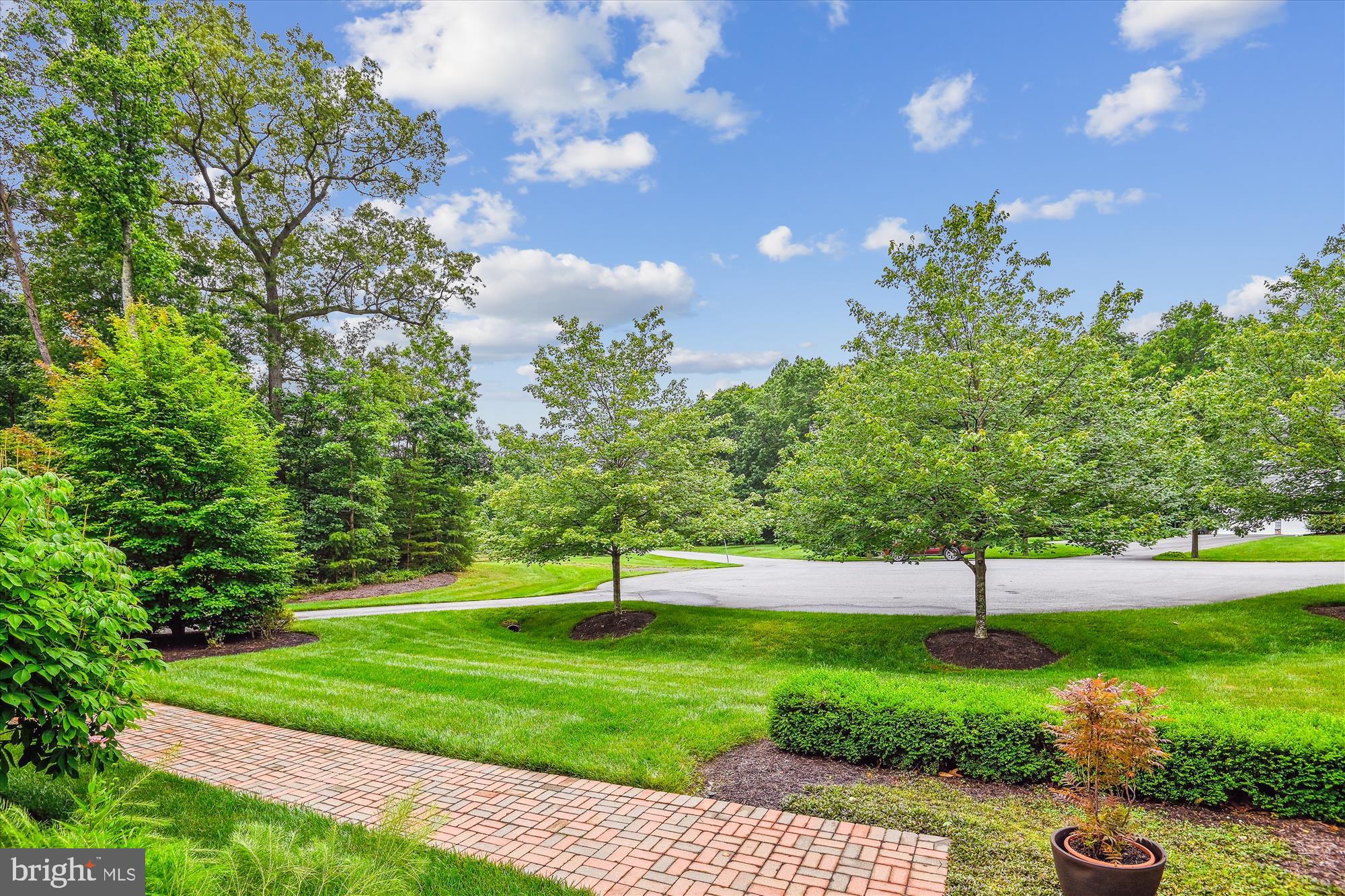 MISTY MANOR - Residential