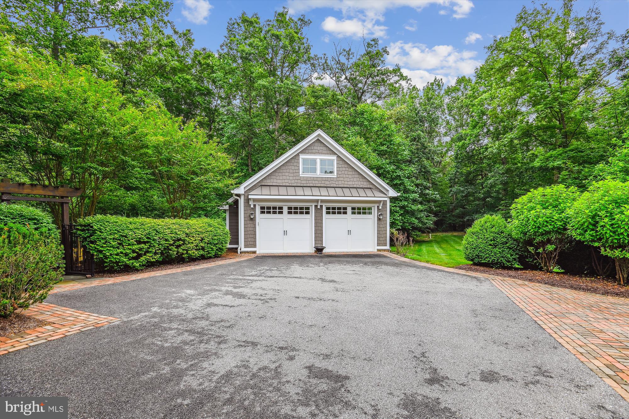 MISTY MANOR - Residential