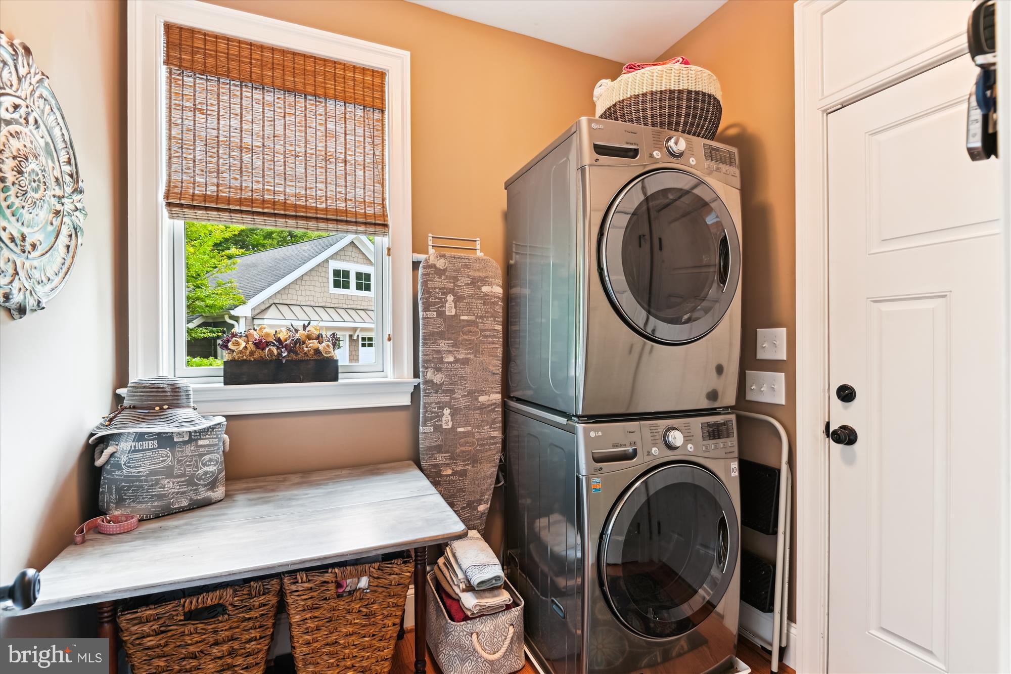 MISTY MANOR - Residential