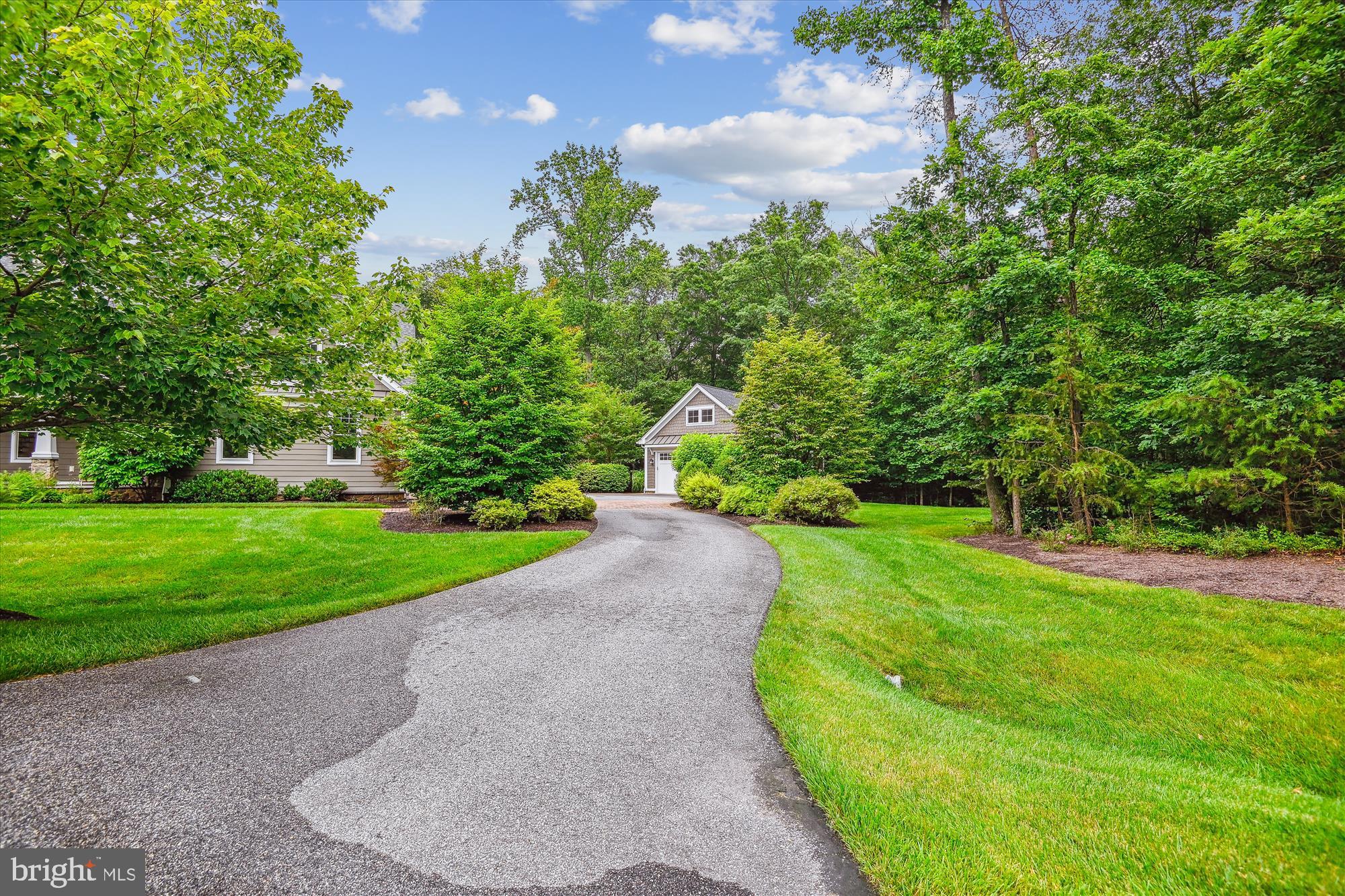 MISTY MANOR - Residential