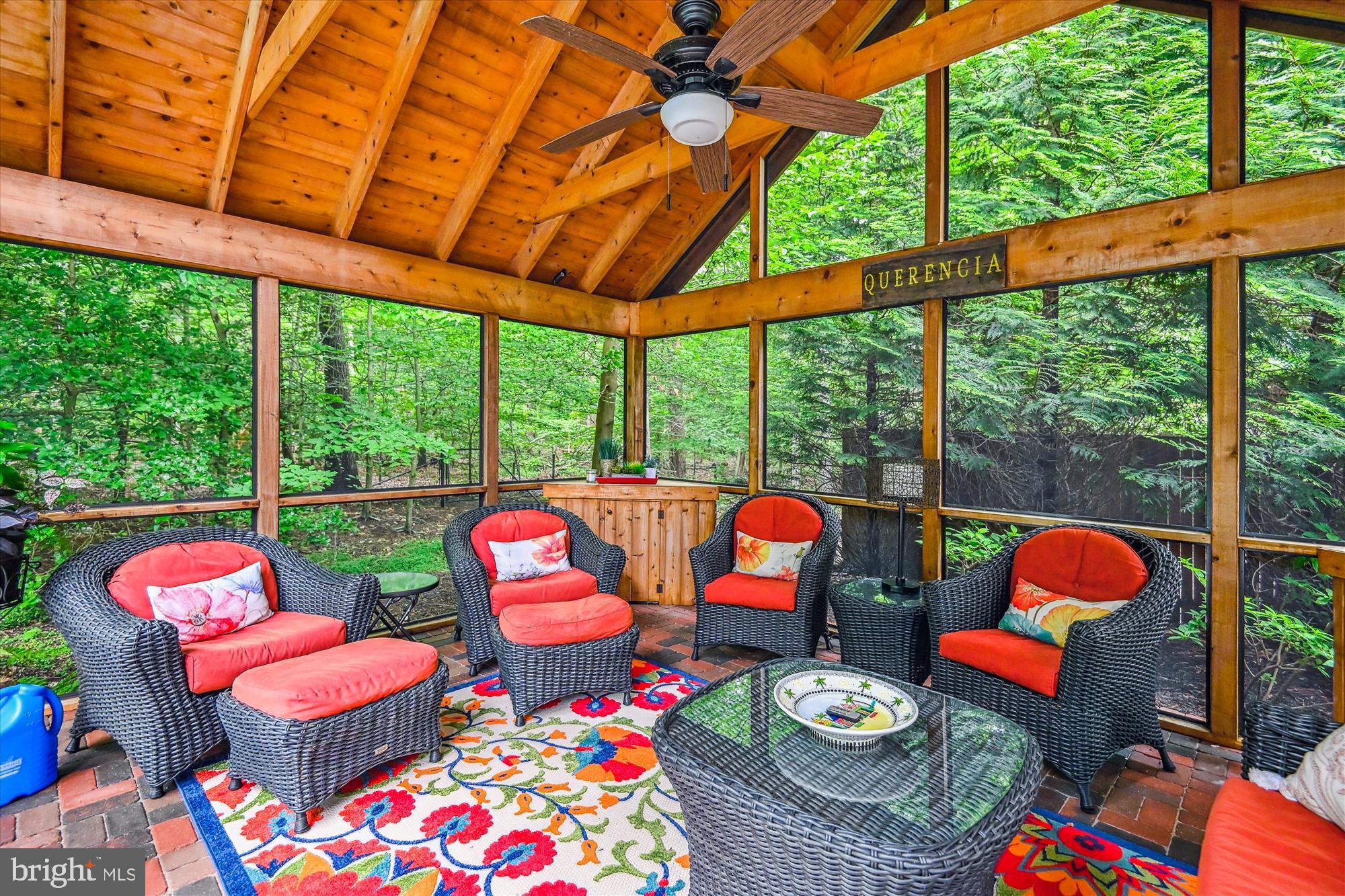 MISTY MANOR - Residential