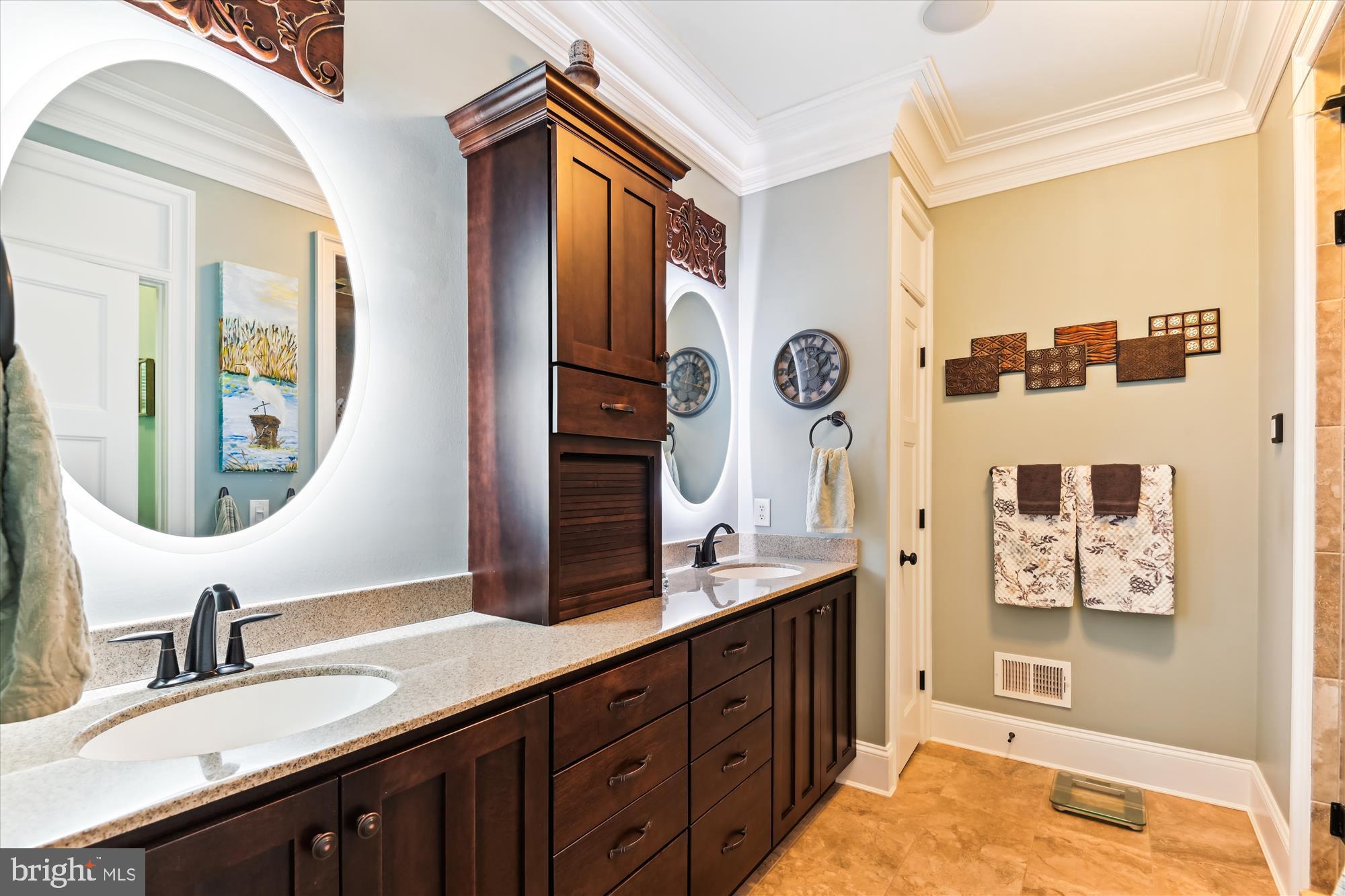 MISTY MANOR - Residential