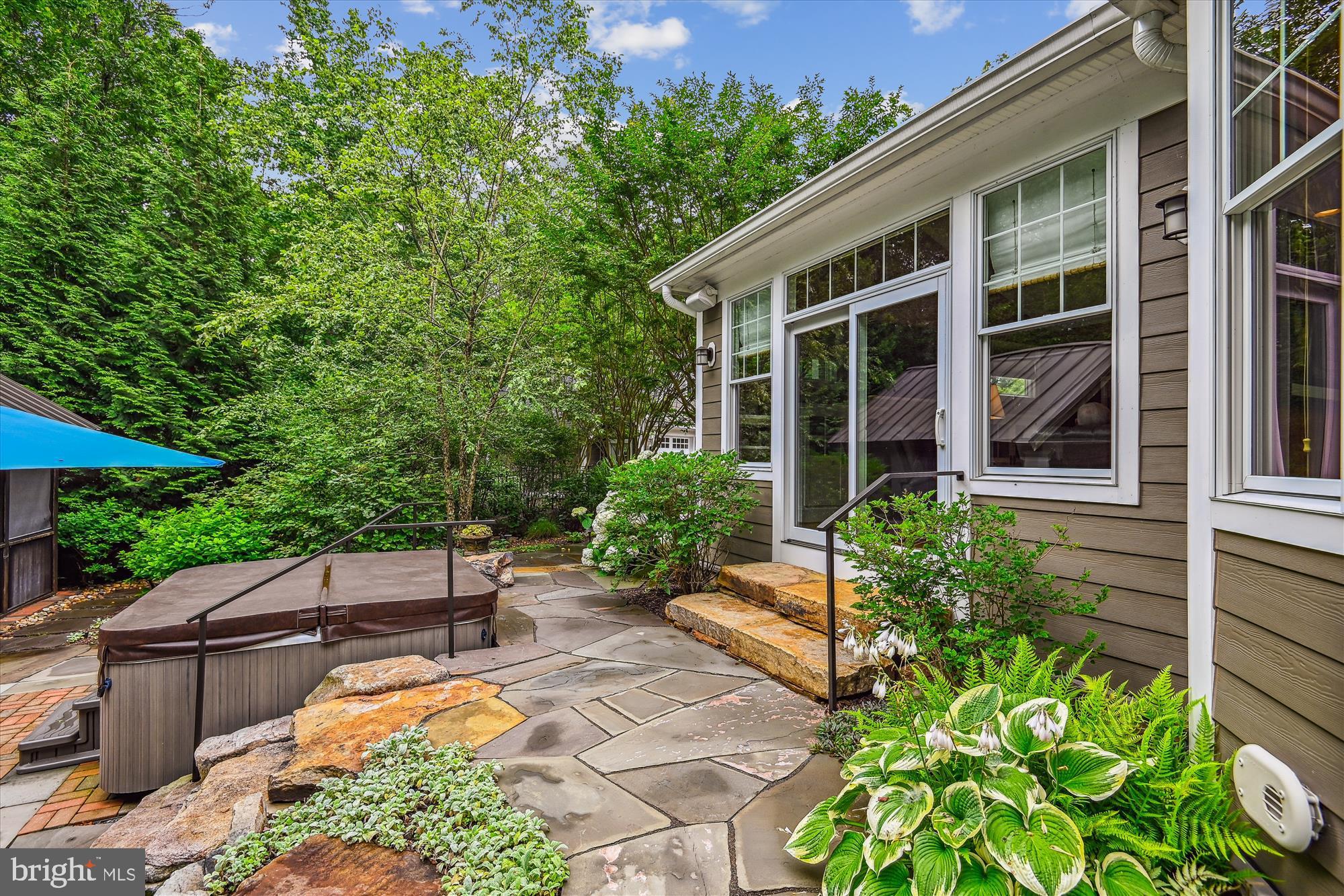 MISTY MANOR - Residential