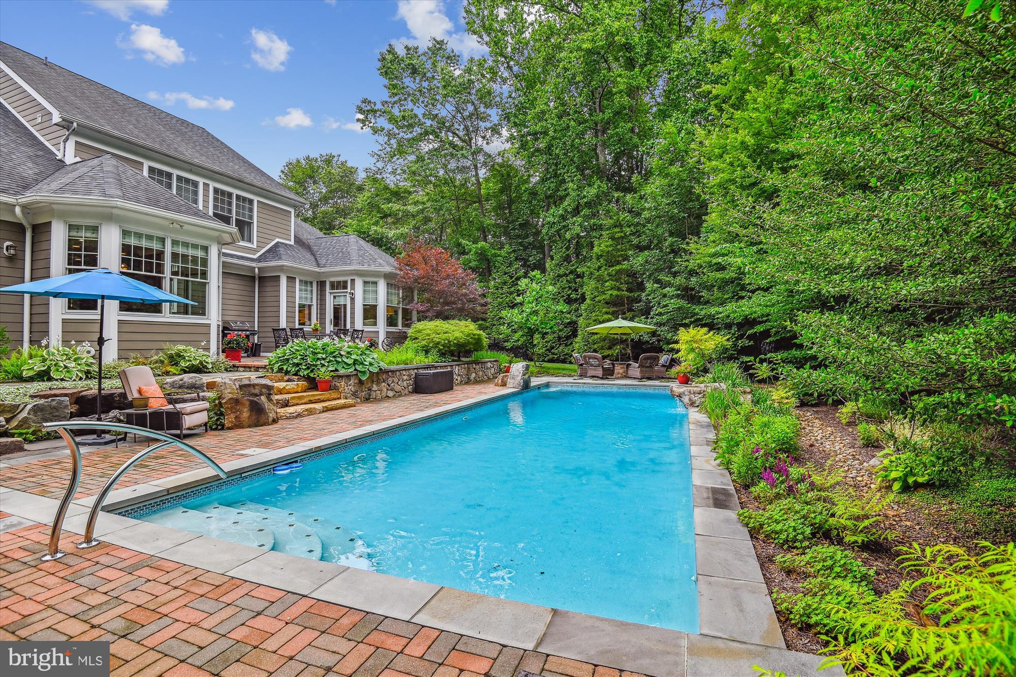 MISTY MANOR - Residential