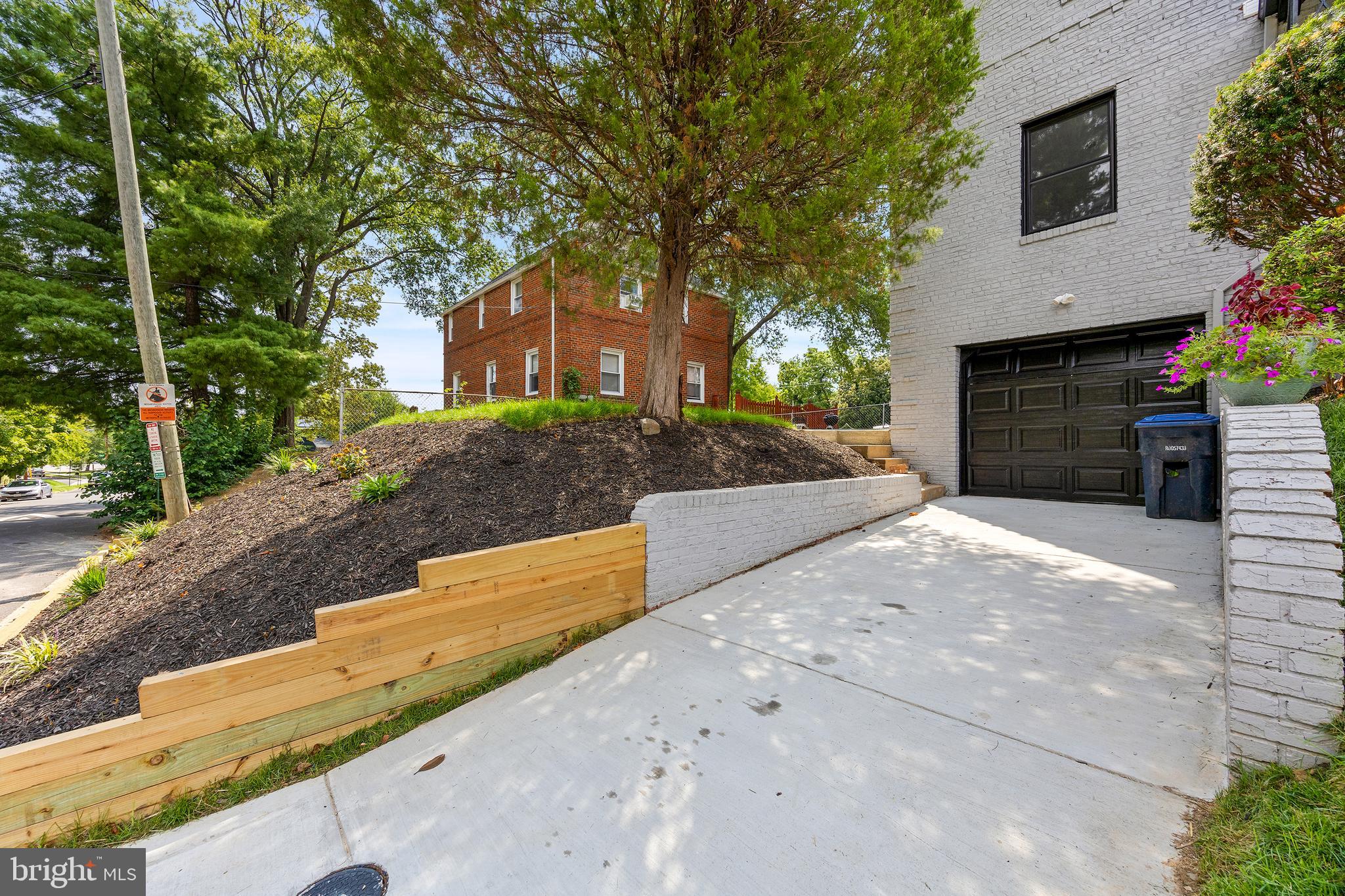 1601 HAMLIN STREET NE