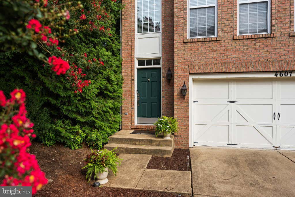 Photo of 4607 Aspen Hill Court, ANNANDALE, VA 22003 (MLS # VAFX2335146)