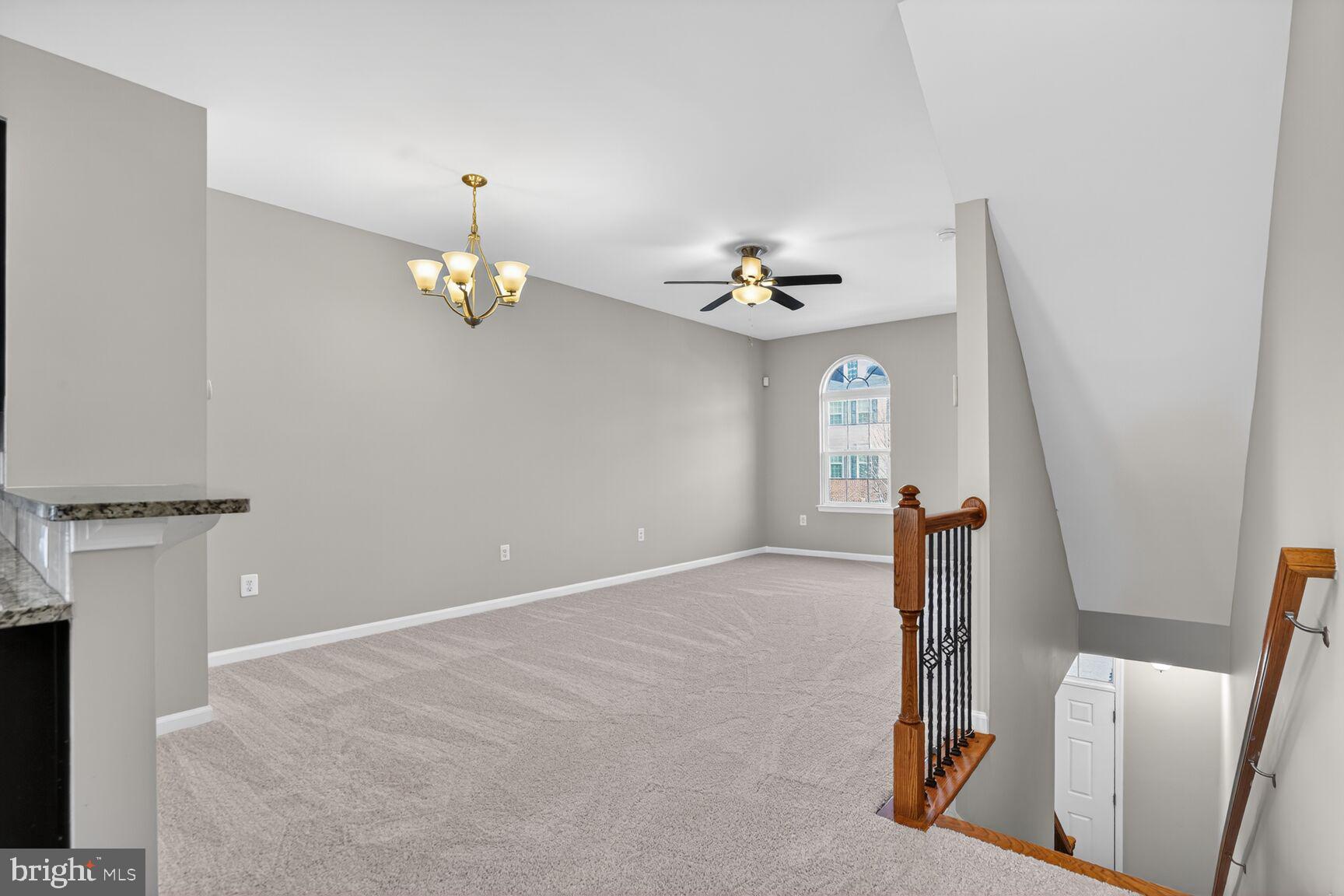 FEATHERSTONE STATION - Residential