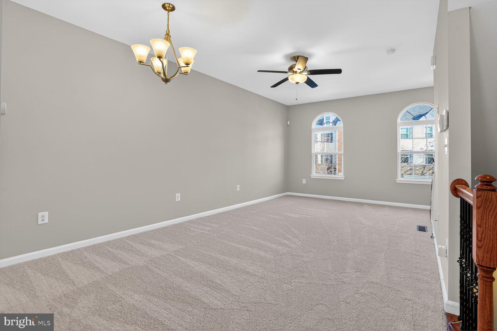 FEATHERSTONE STATION - Residential