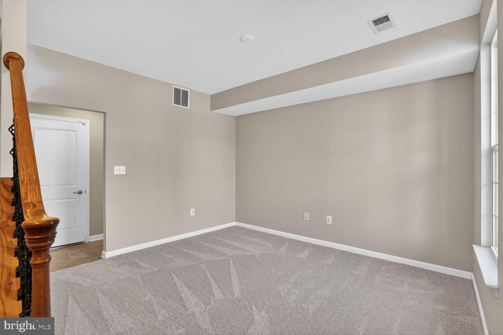 FEATHERSTONE STATION - Residential