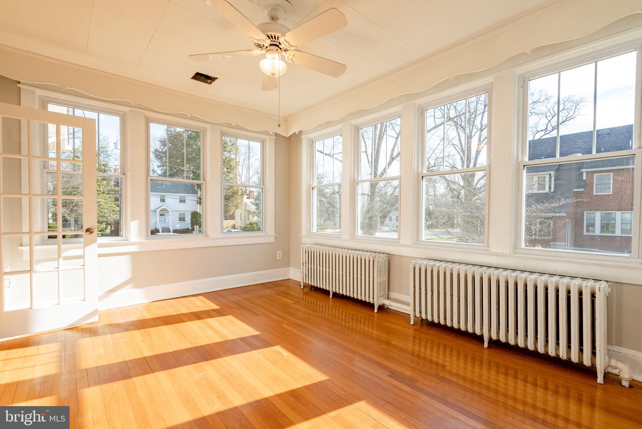 CALVERT HILLS - Residential