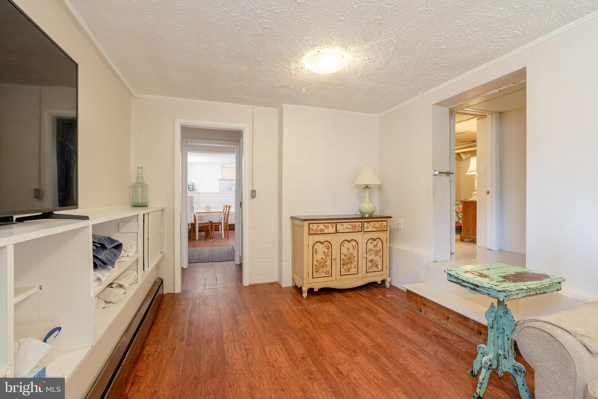 CALVERT HILLS - Residential