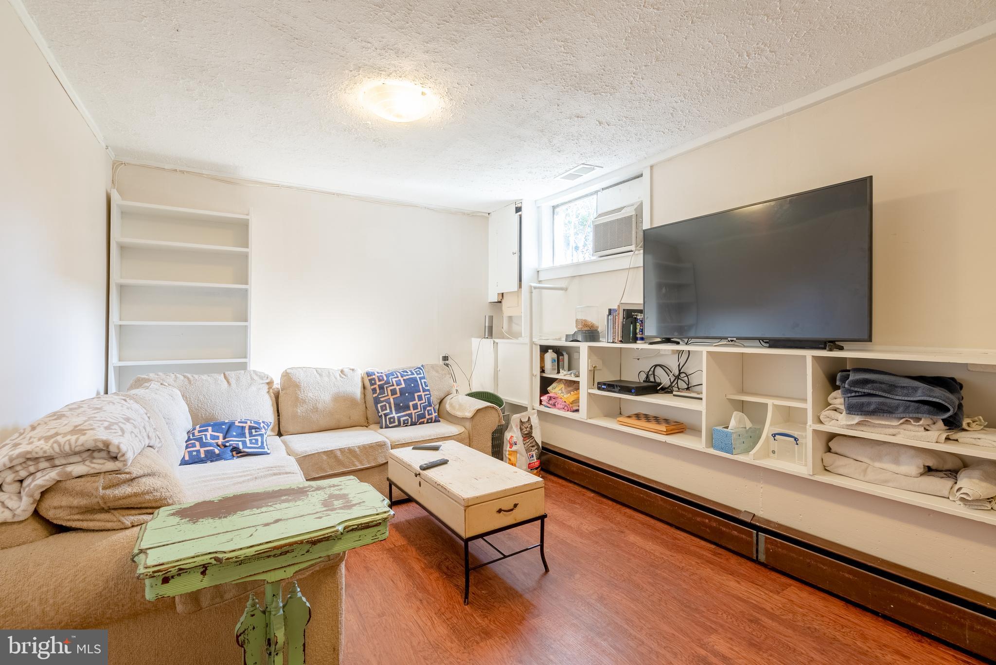 CALVERT HILLS - Residential