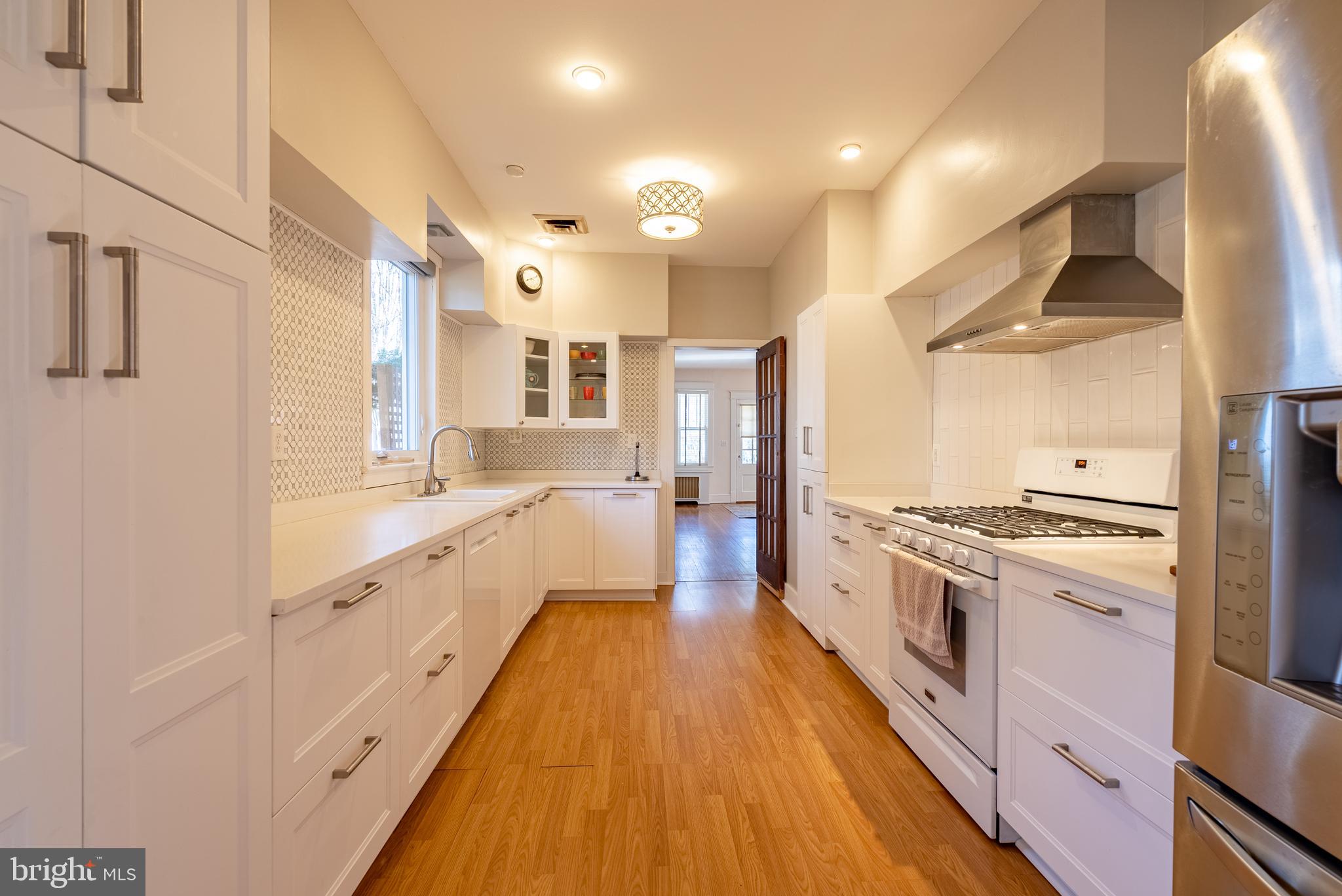 CALVERT HILLS - Residential