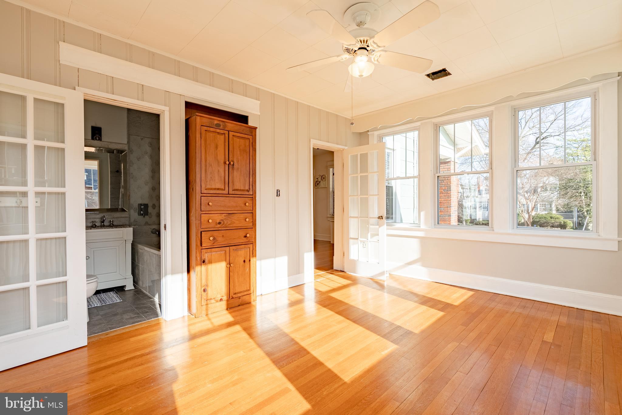 CALVERT HILLS - Residential