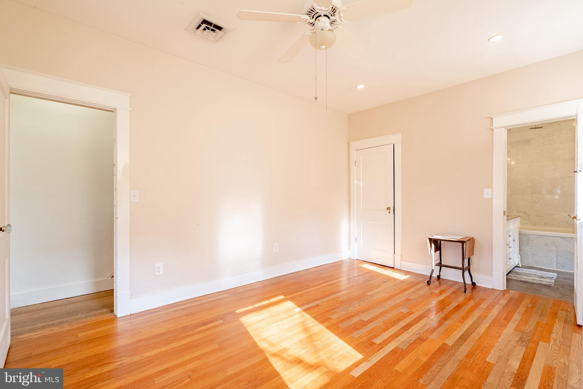 CALVERT HILLS - Residential