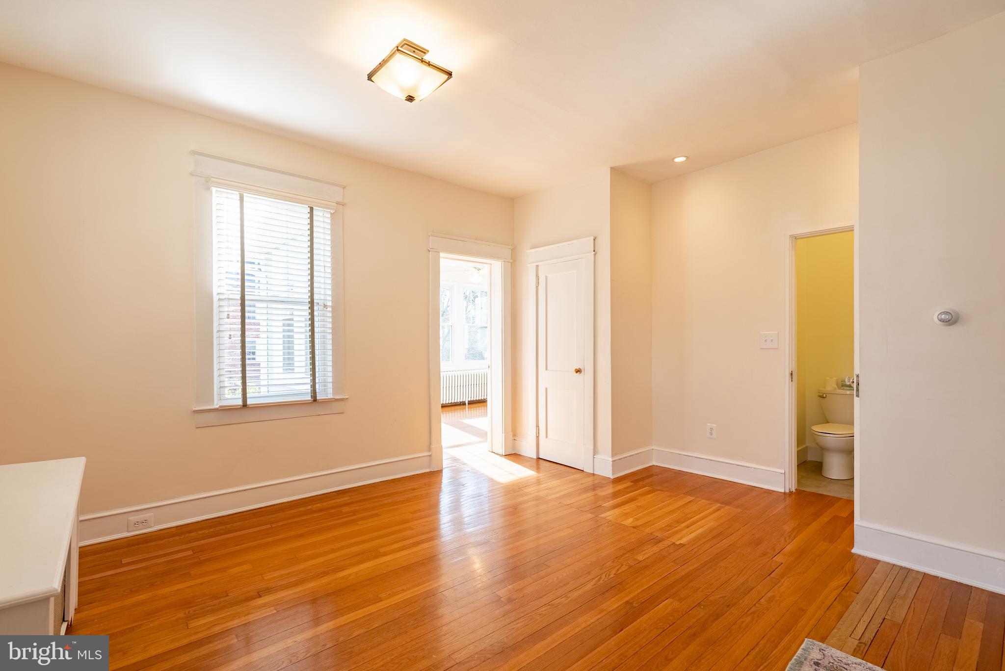 CALVERT HILLS - Residential