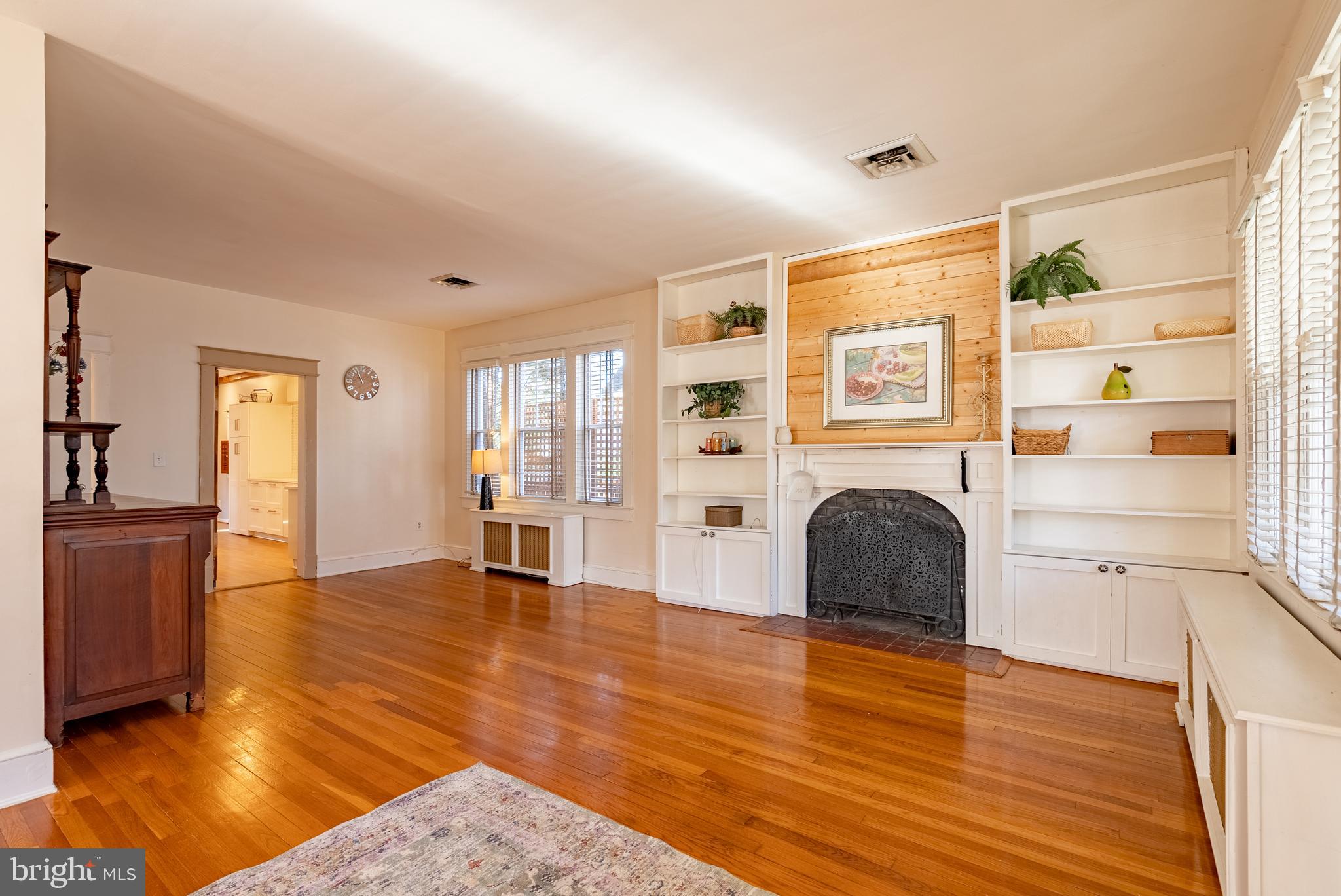 CALVERT HILLS - Residential