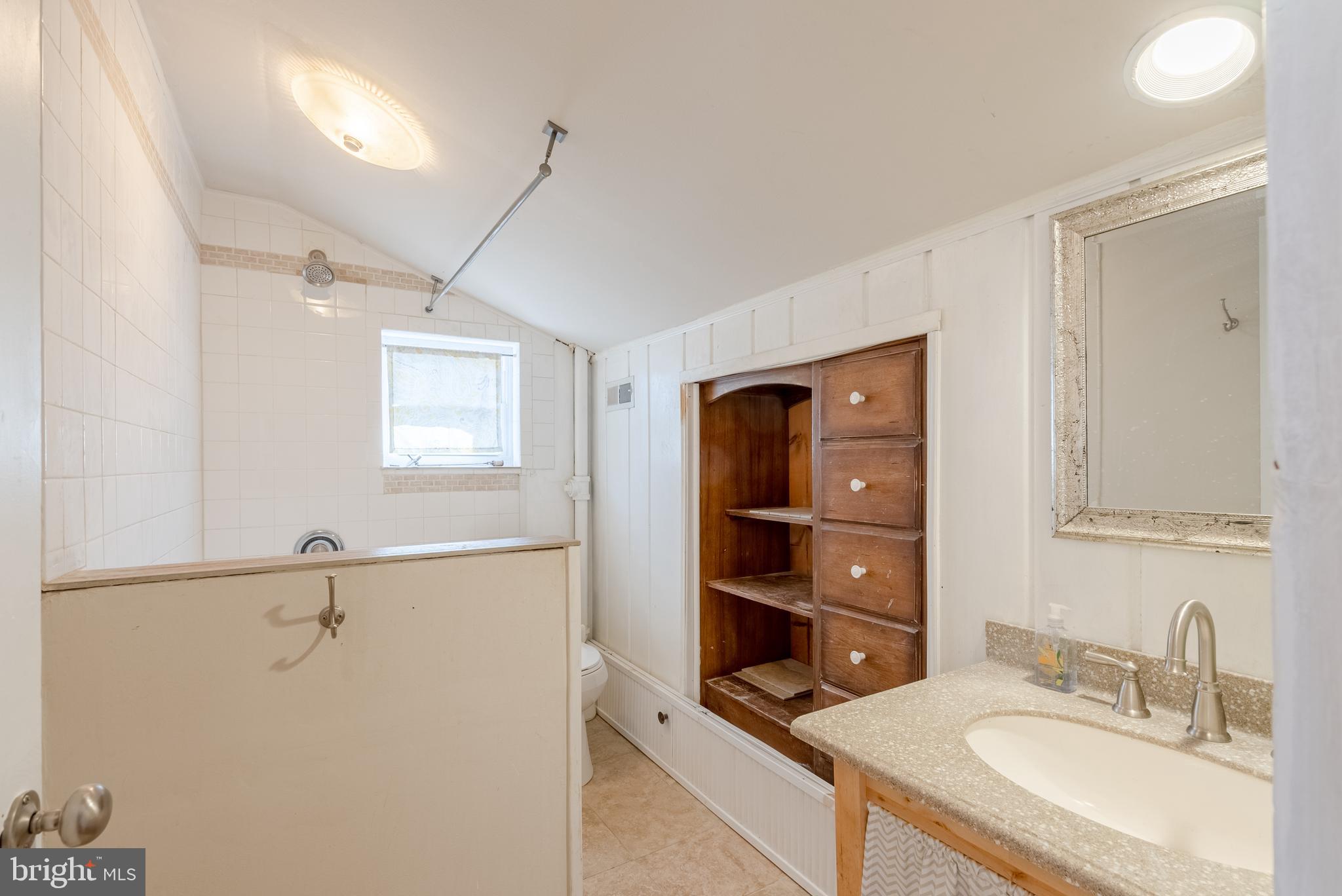 CALVERT HILLS - Residential