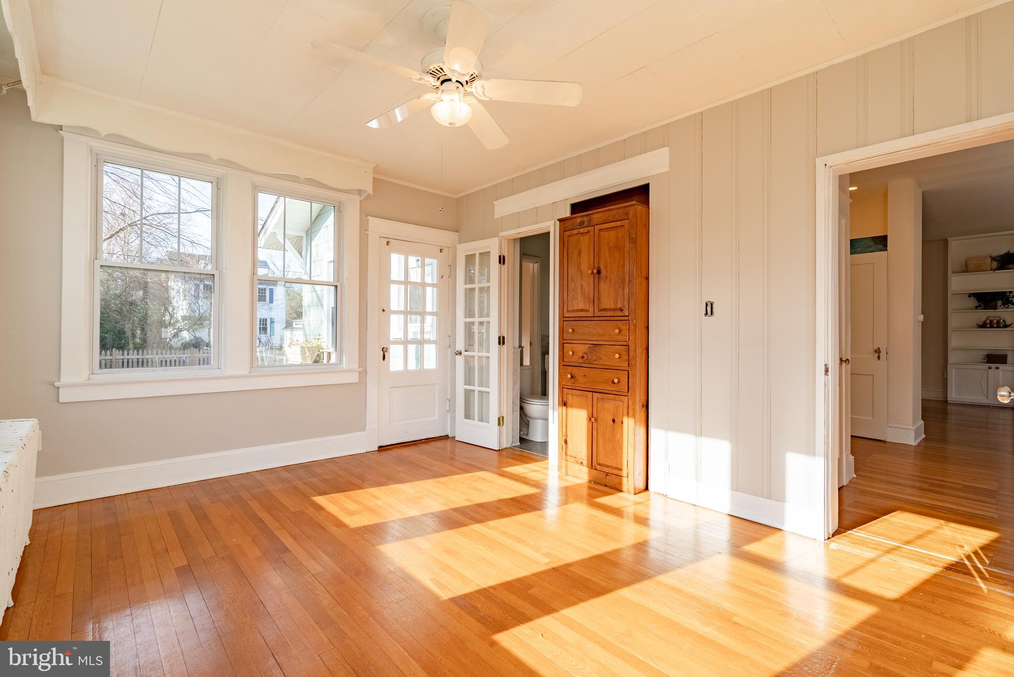 CALVERT HILLS - Residential