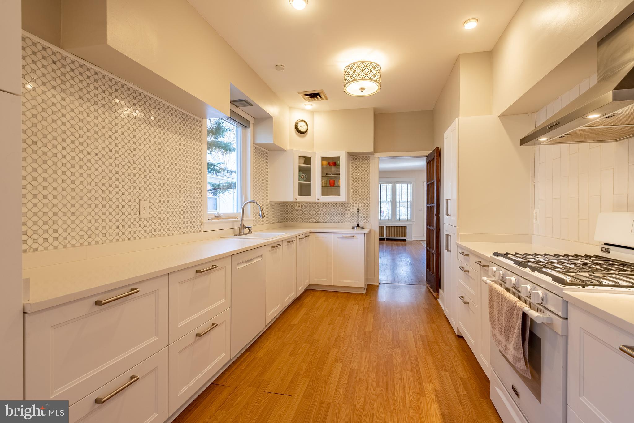 CALVERT HILLS - Residential