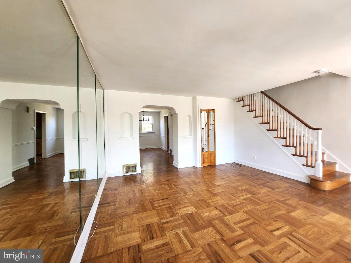 443 E PLEASANT STREET