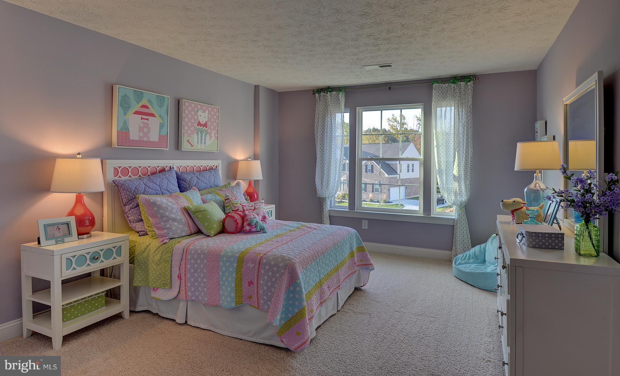 OAK CREEK SINGLES - Residential