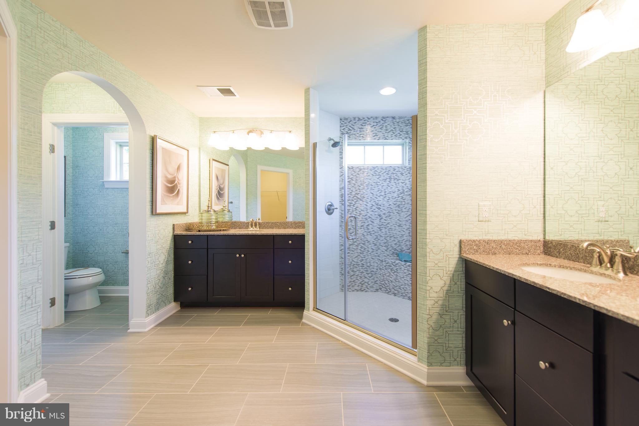 OAK CREEK SINGLES - Residential