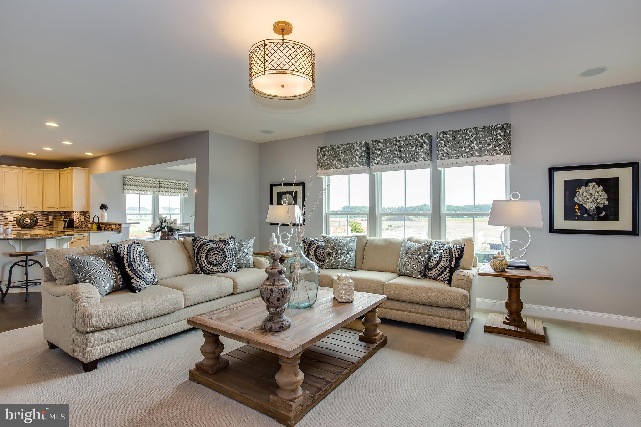 OAK CREEK SINGLES - Residential