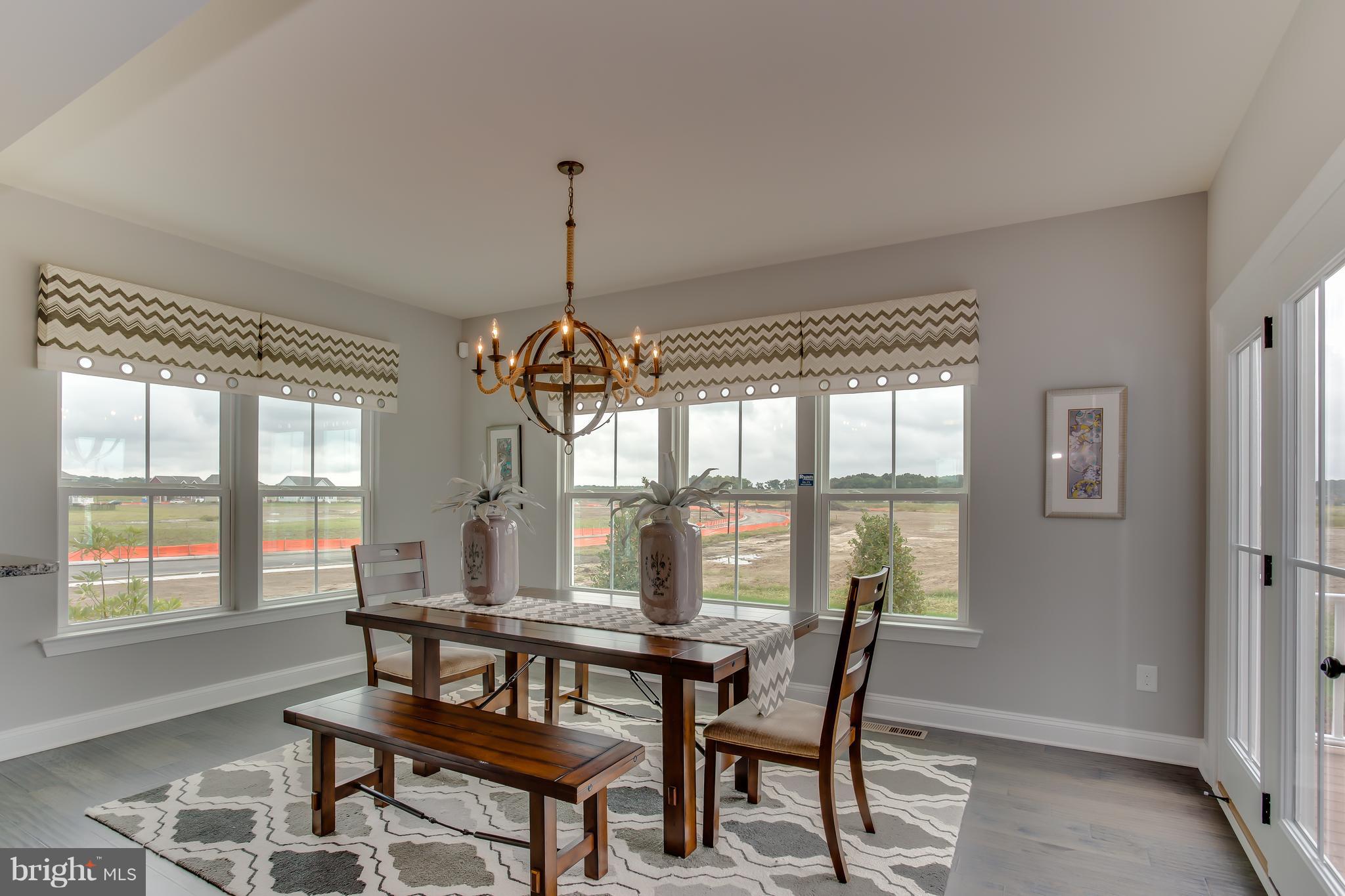 OAK CREEK SINGLES - Residential