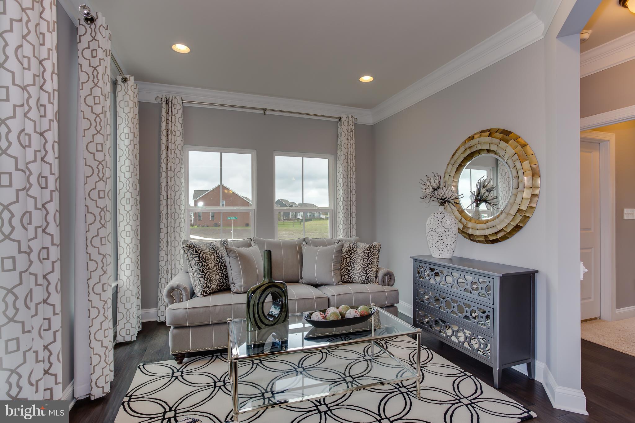 OAK CREEK SINGLES - Residential