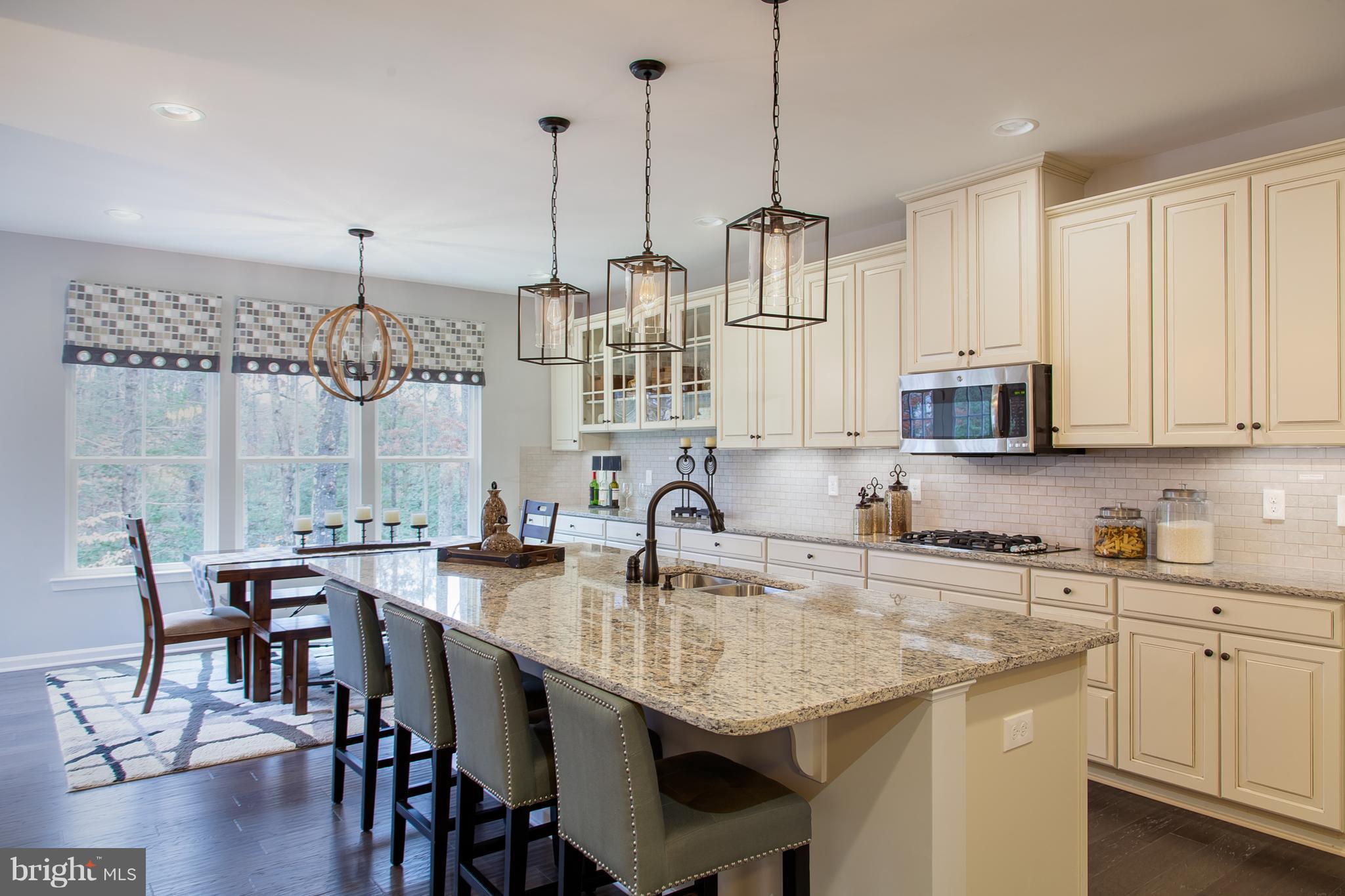 OAK CREEK SINGLES - Residential